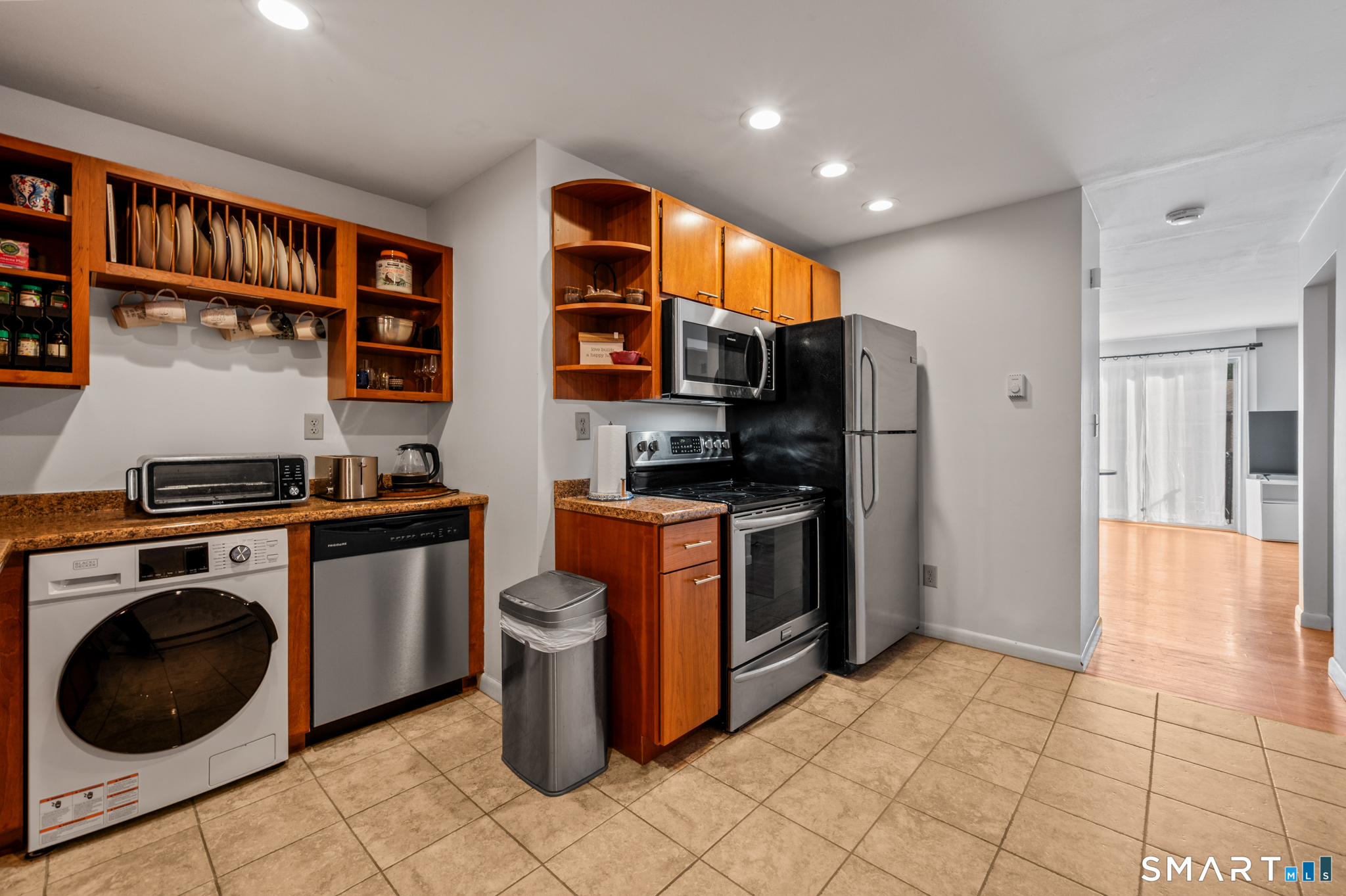 1660 Farmington Avenue Unit #2 photo 9