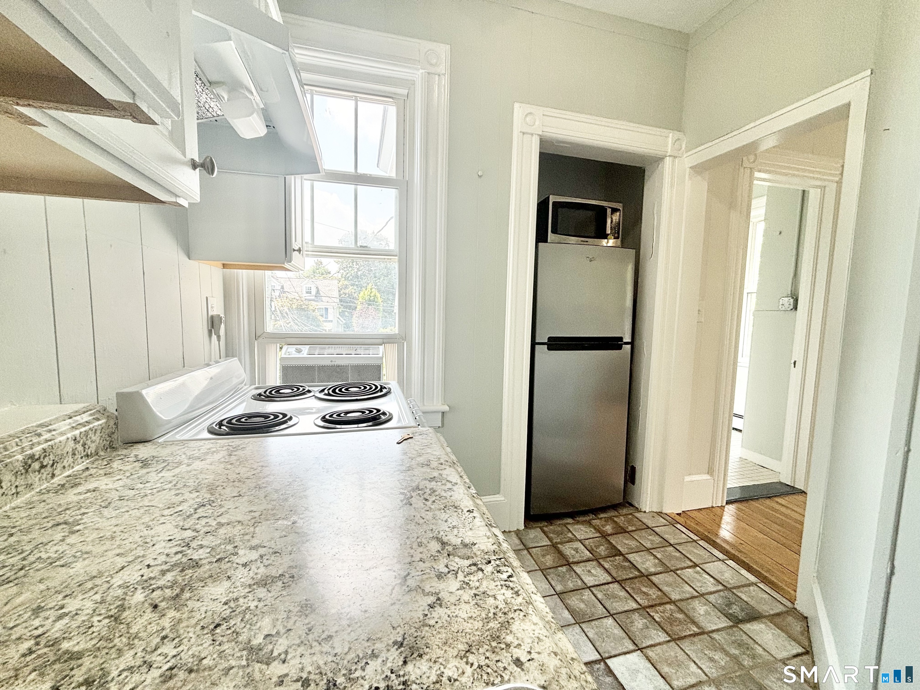 198 Ocean Drive East, Stamford, Connecticut photo 3