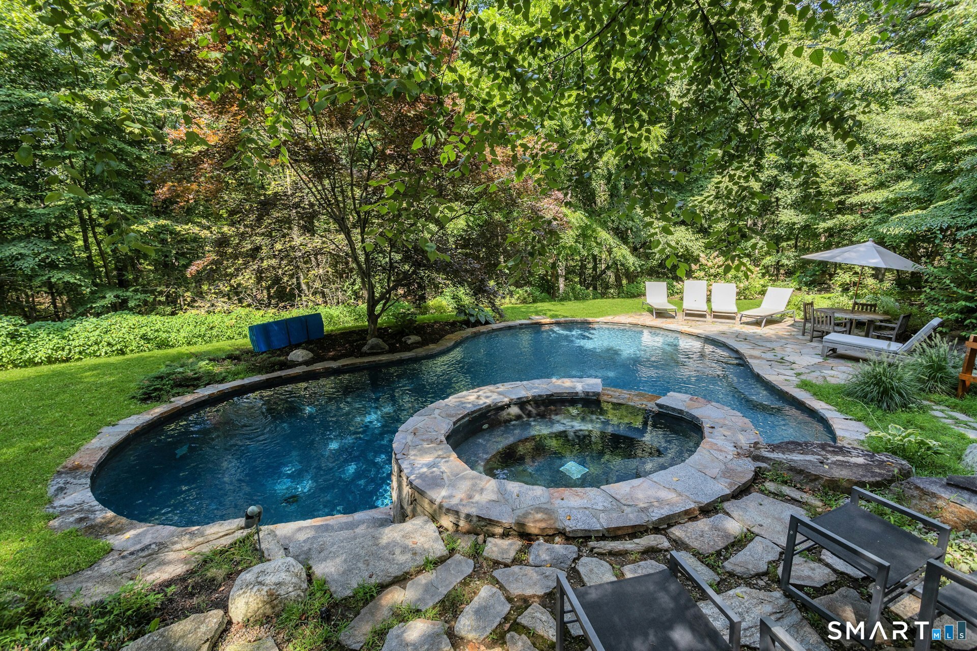 27 Walnut Lane photo 40