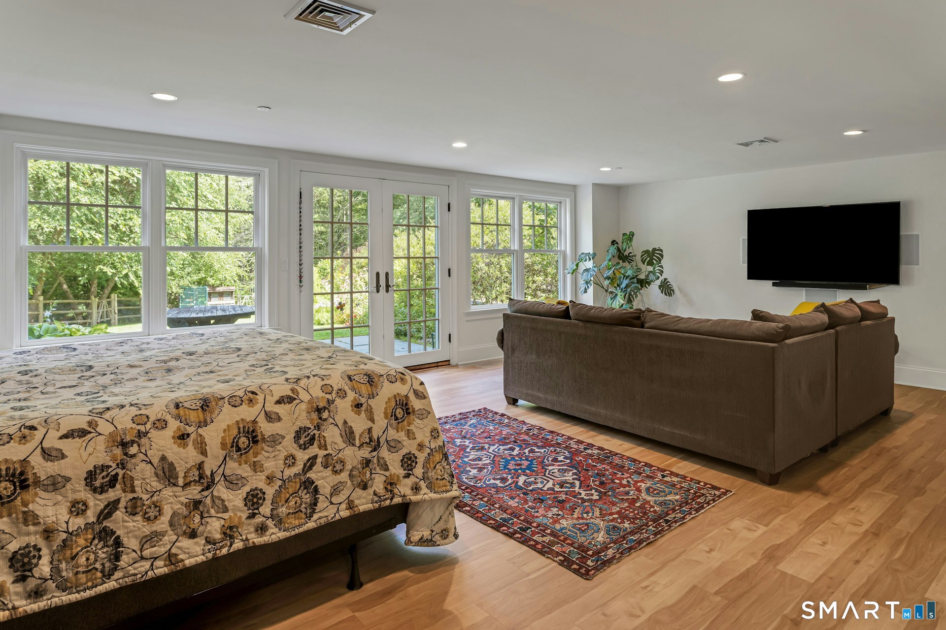 27 Walnut Lane photo 38