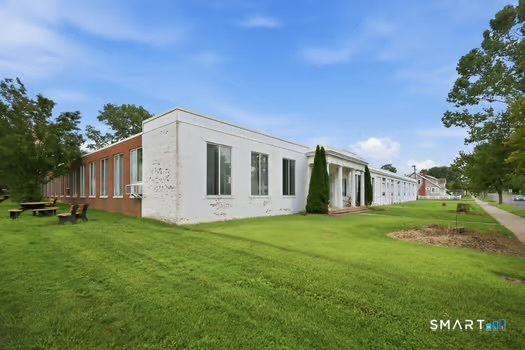 650 Franklin Avenue photo 4