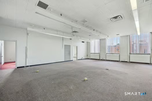 650 Franklin Avenue photo 20