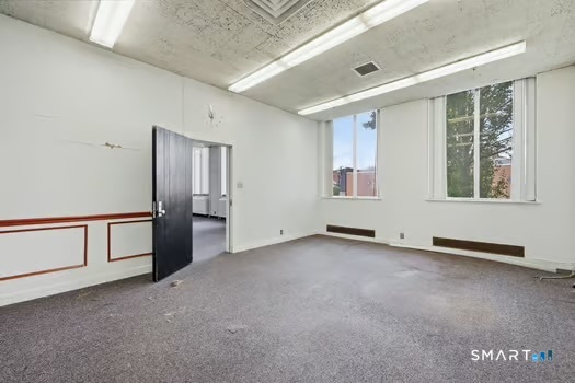 650 Franklin Avenue photo 23