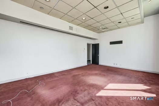 650 Franklin Avenue photo 30