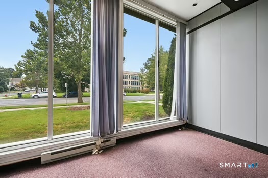 650 Franklin Avenue photo 37