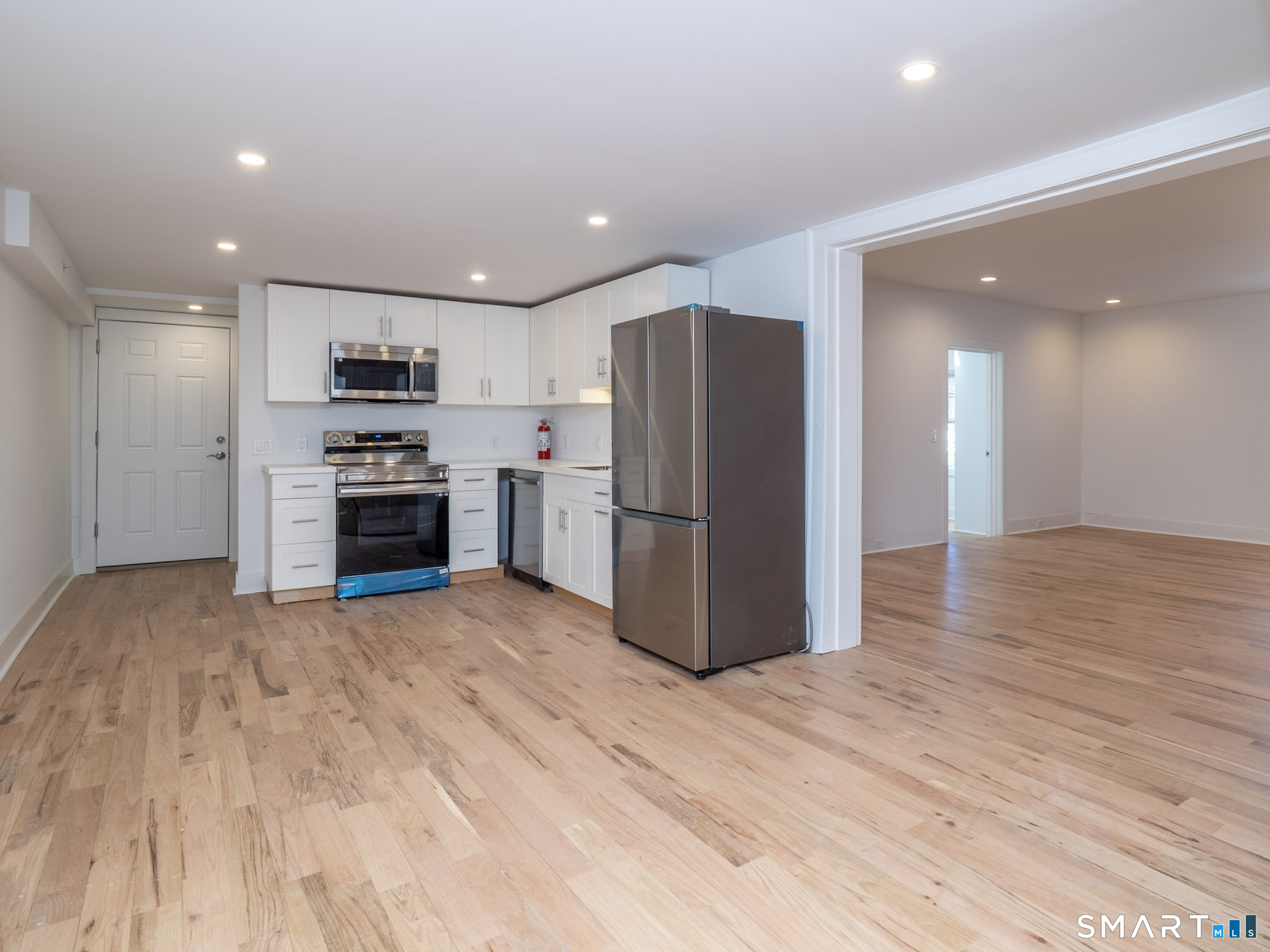 523 Danbury Road, Wilton, Connecticut photo 2