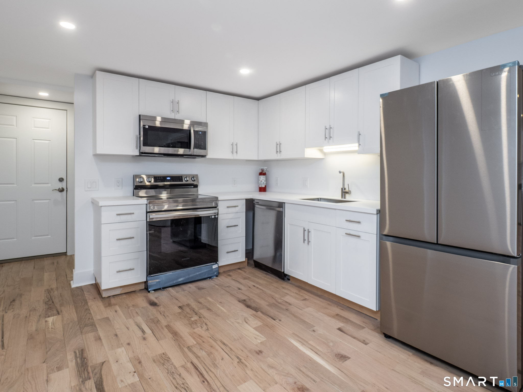 523 Danbury Road, Wilton, Connecticut photo 4