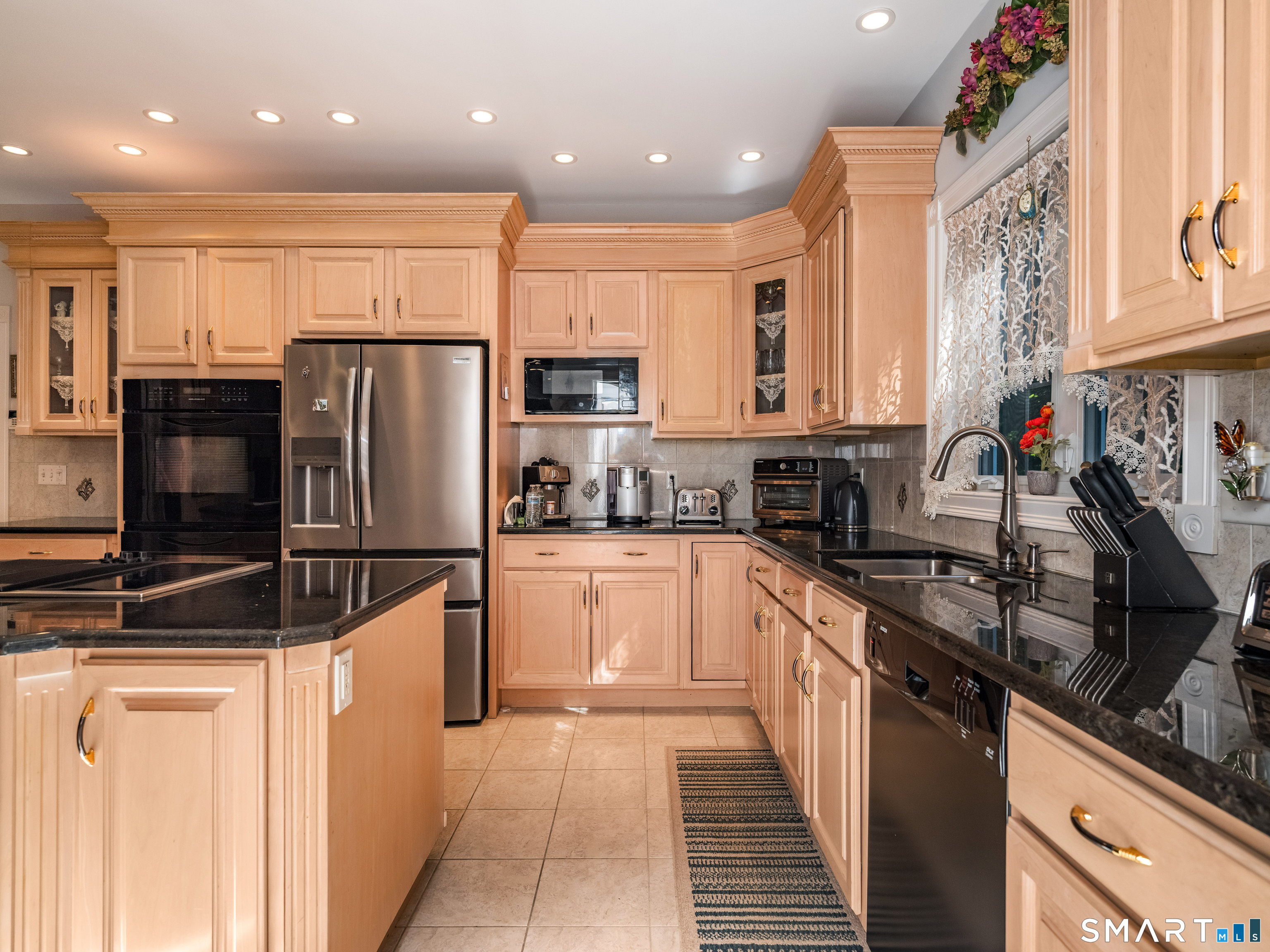 420 Summer Hill Road photo 16