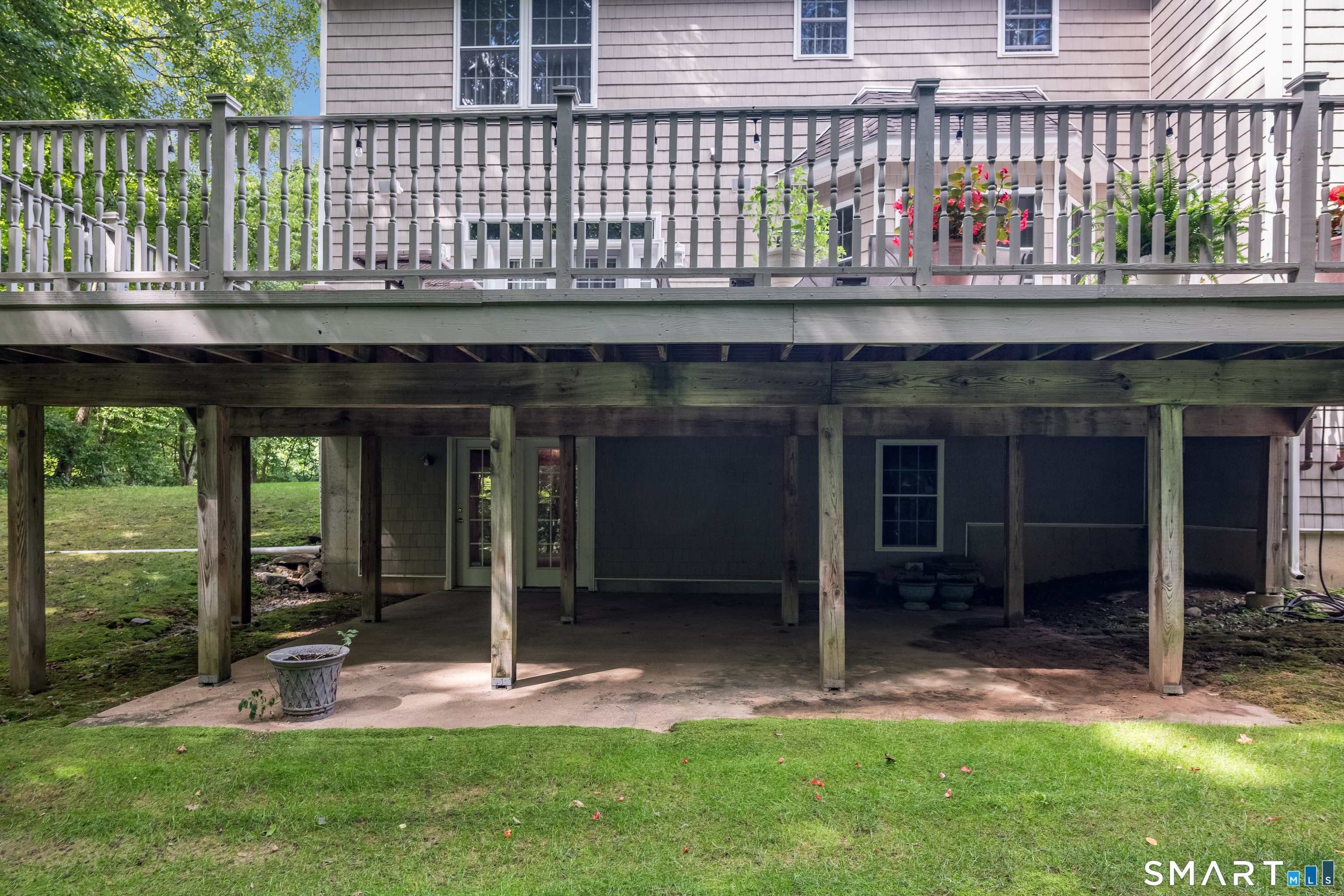 420 Summer Hill Road photo 37