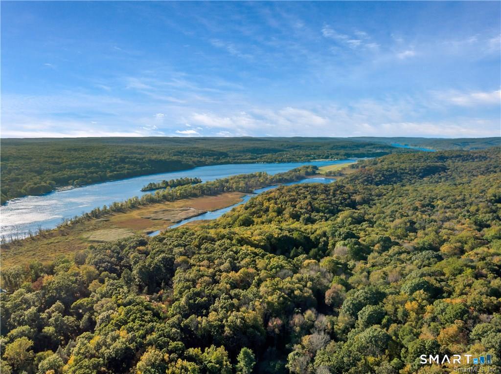 00 River Road