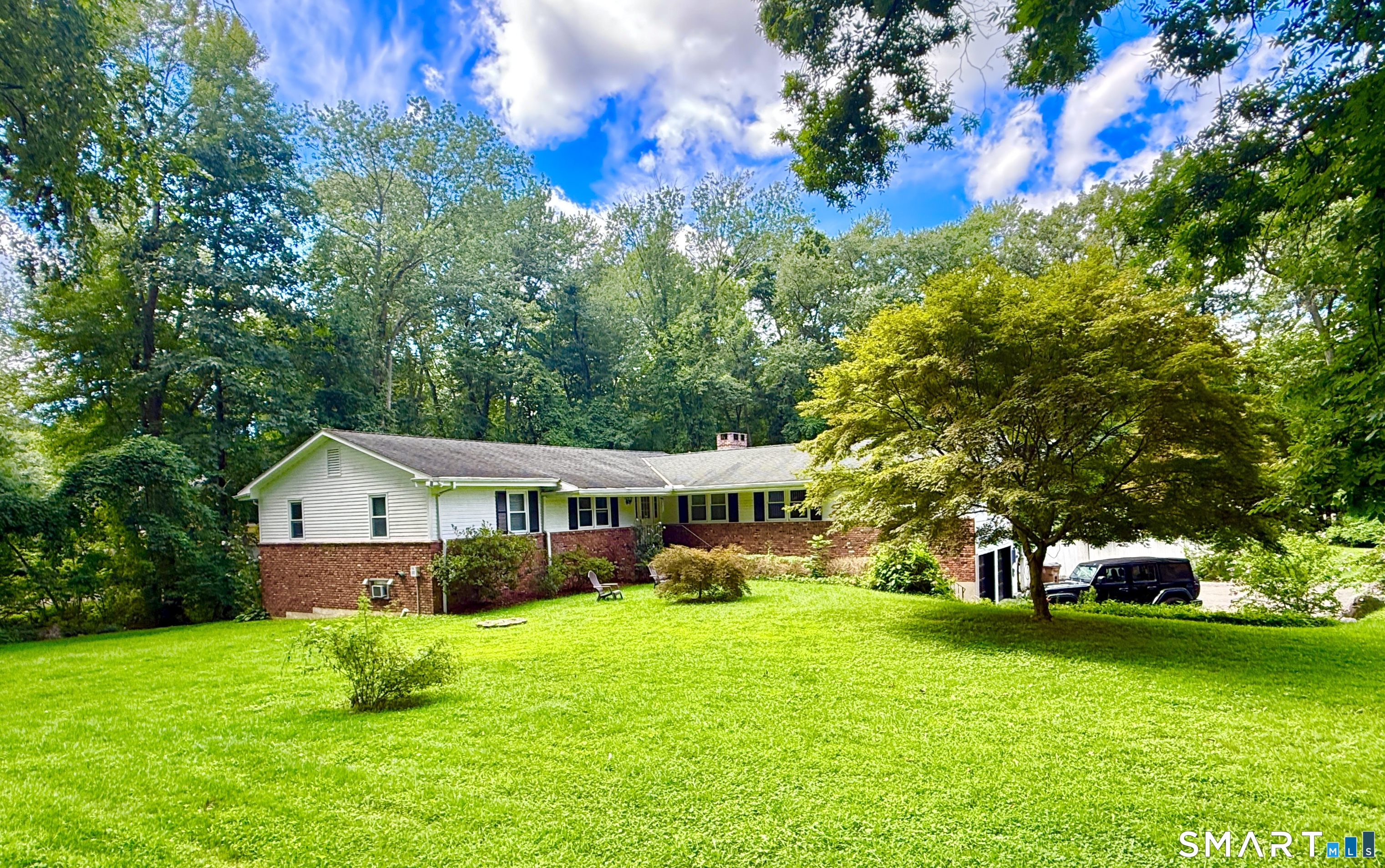 11 Joan Road, Stamford, Connecticut photo 1