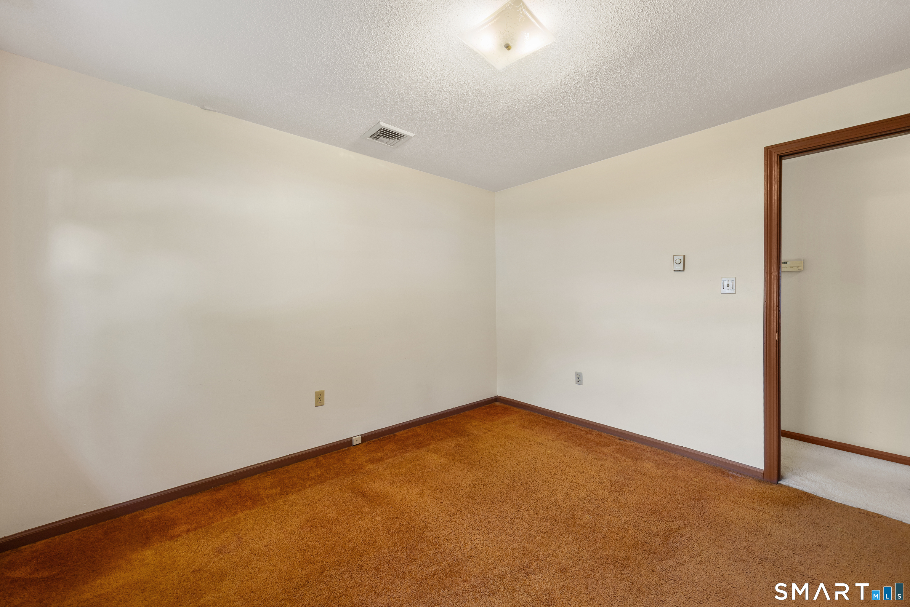 39 Munson Avenue photo 11