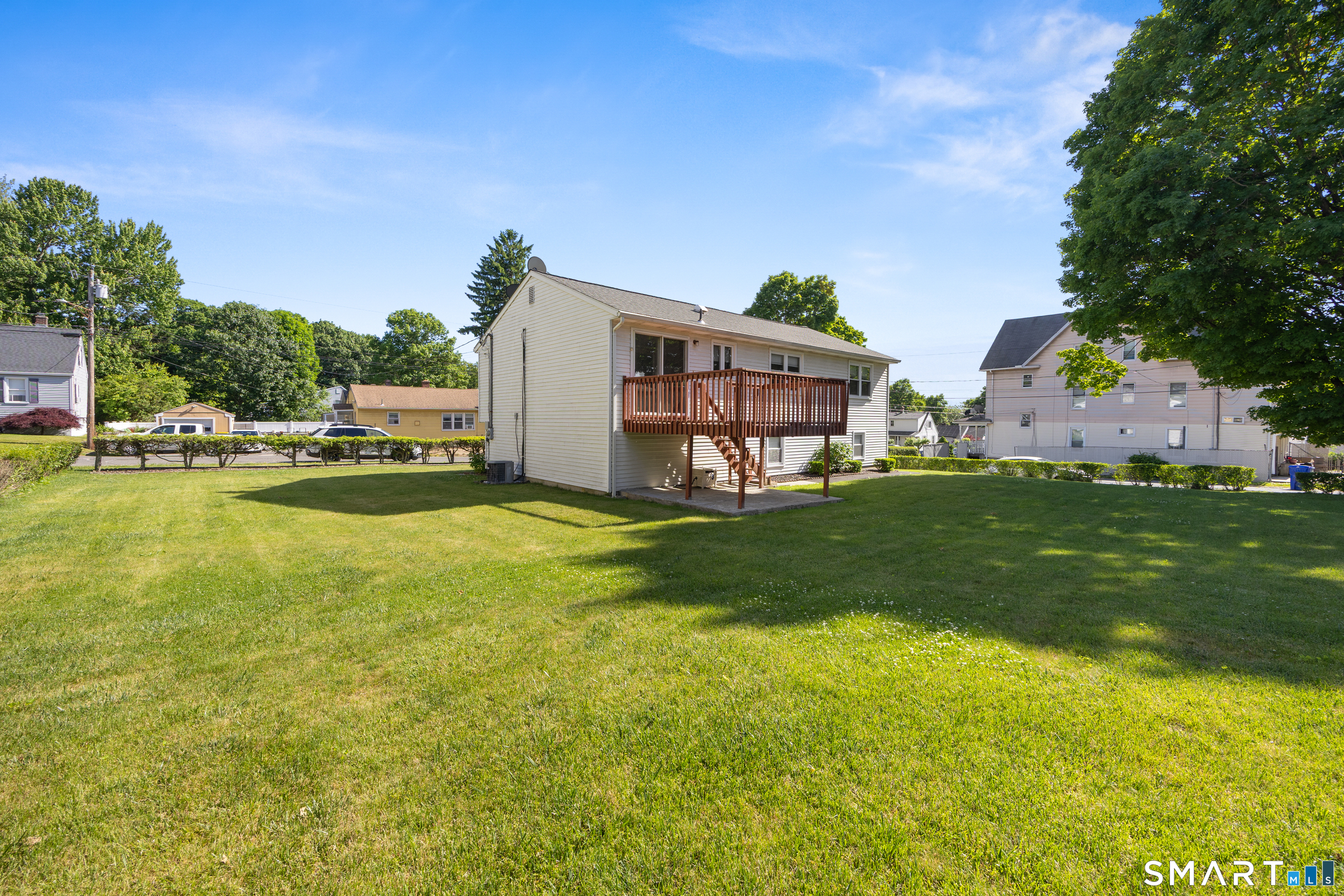 39 Munson Avenue photo 22