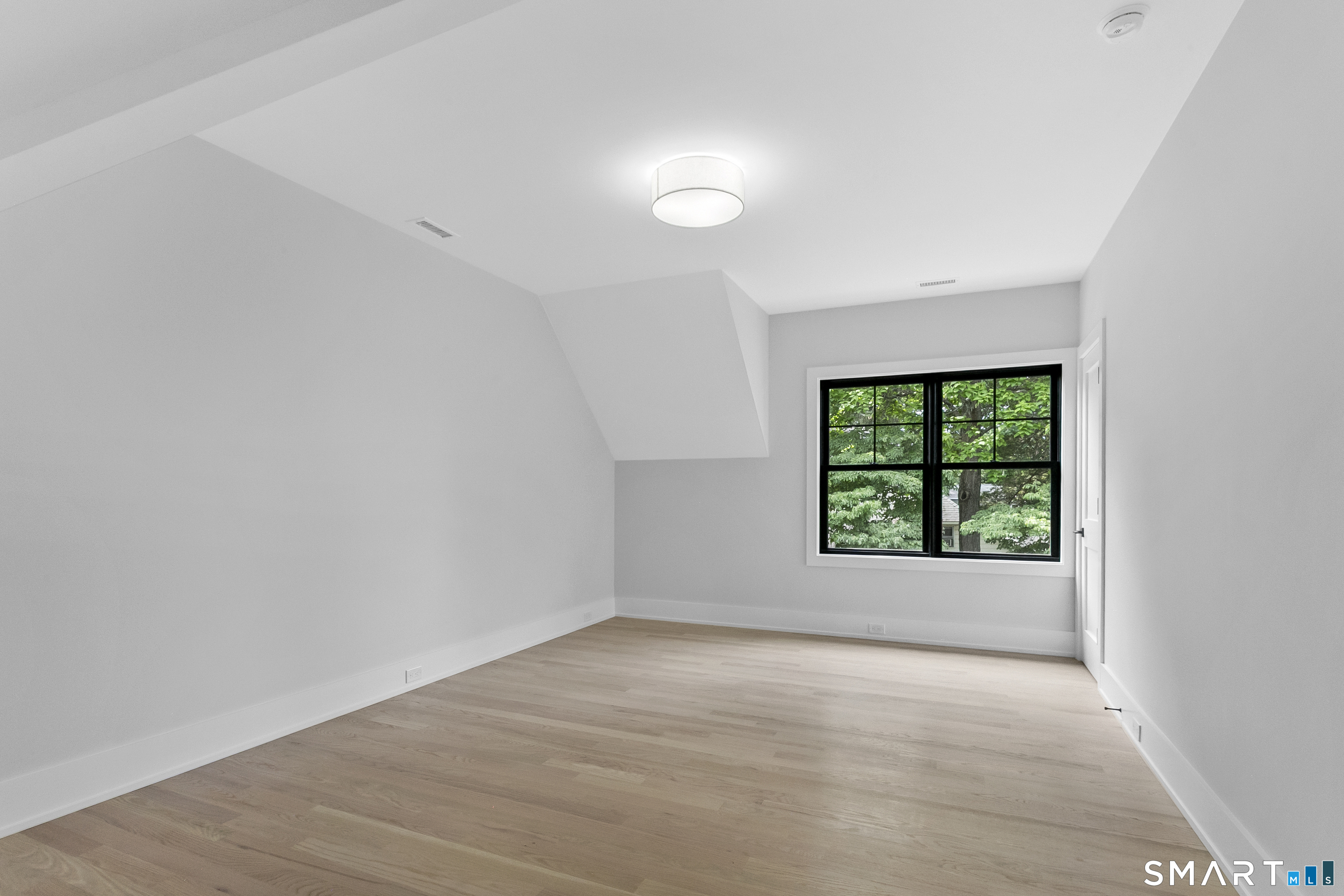 Photo 32 of 110 porters hill Road, Trumbull, CT