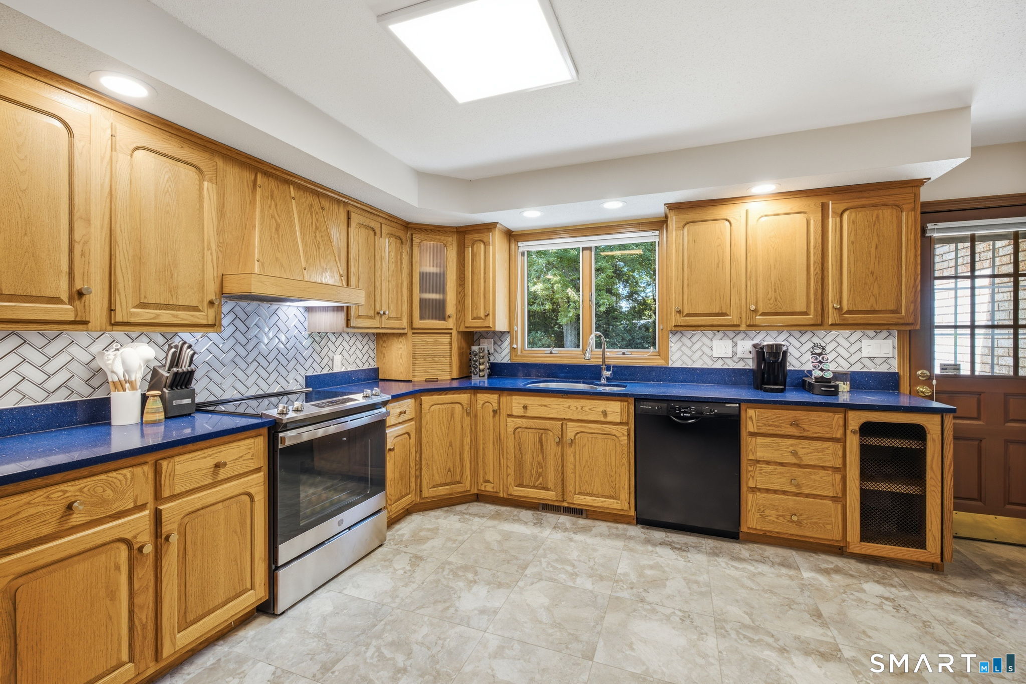 Photo 11 of 115 Somerwynd Lane, Suffield, CT