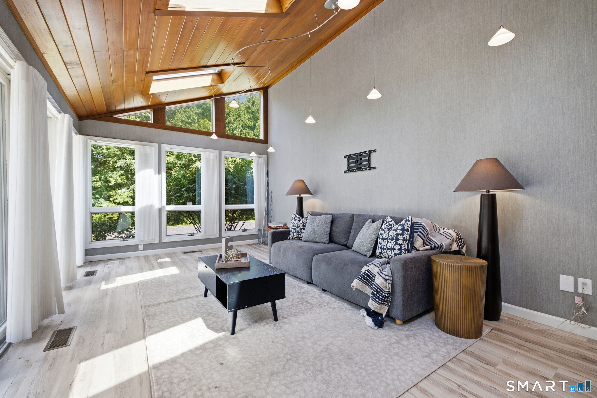 Photo 15 of 115 Somerwynd Lane, Suffield, CT