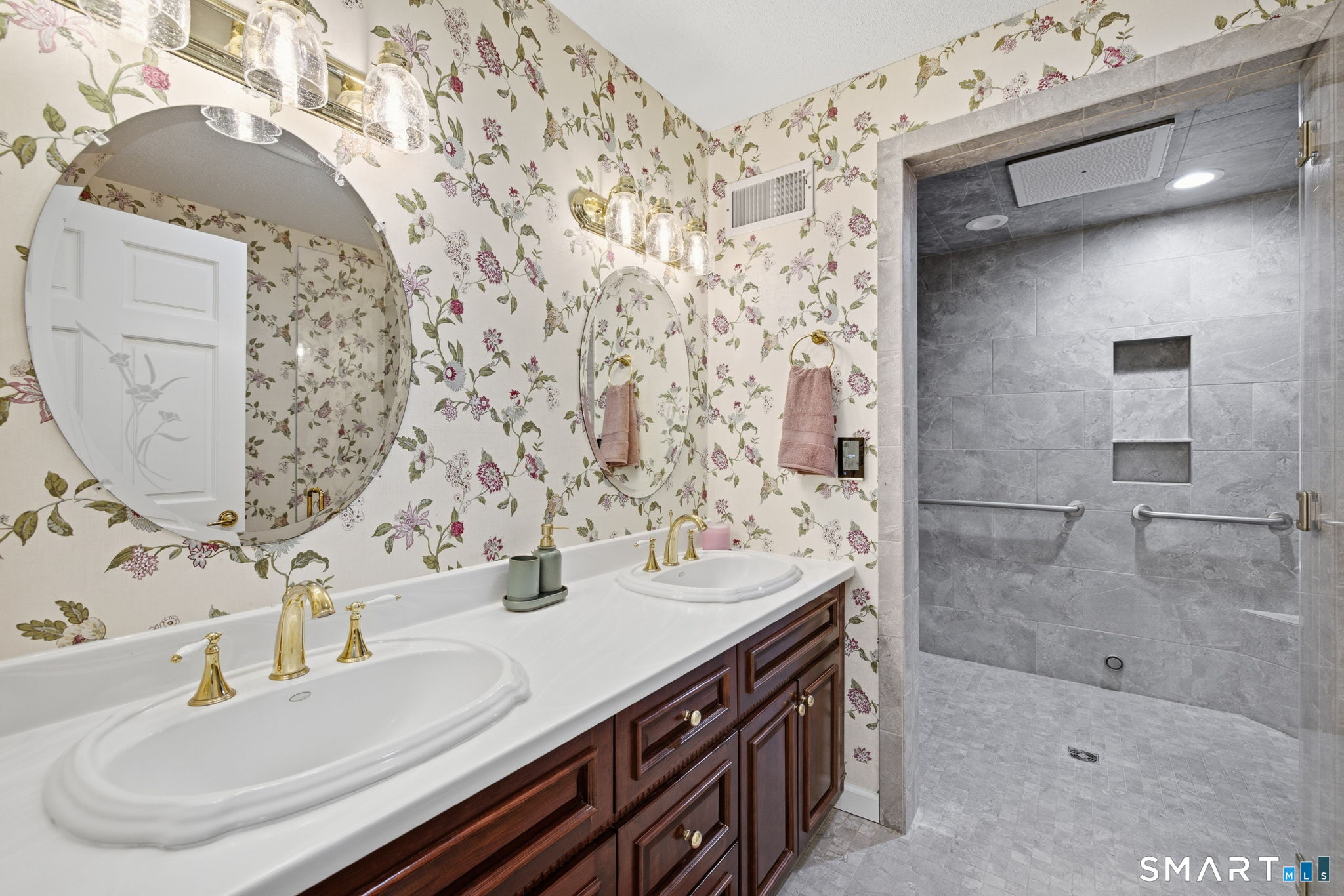 Photo 21 of 115 Somerwynd Lane, Suffield, CT