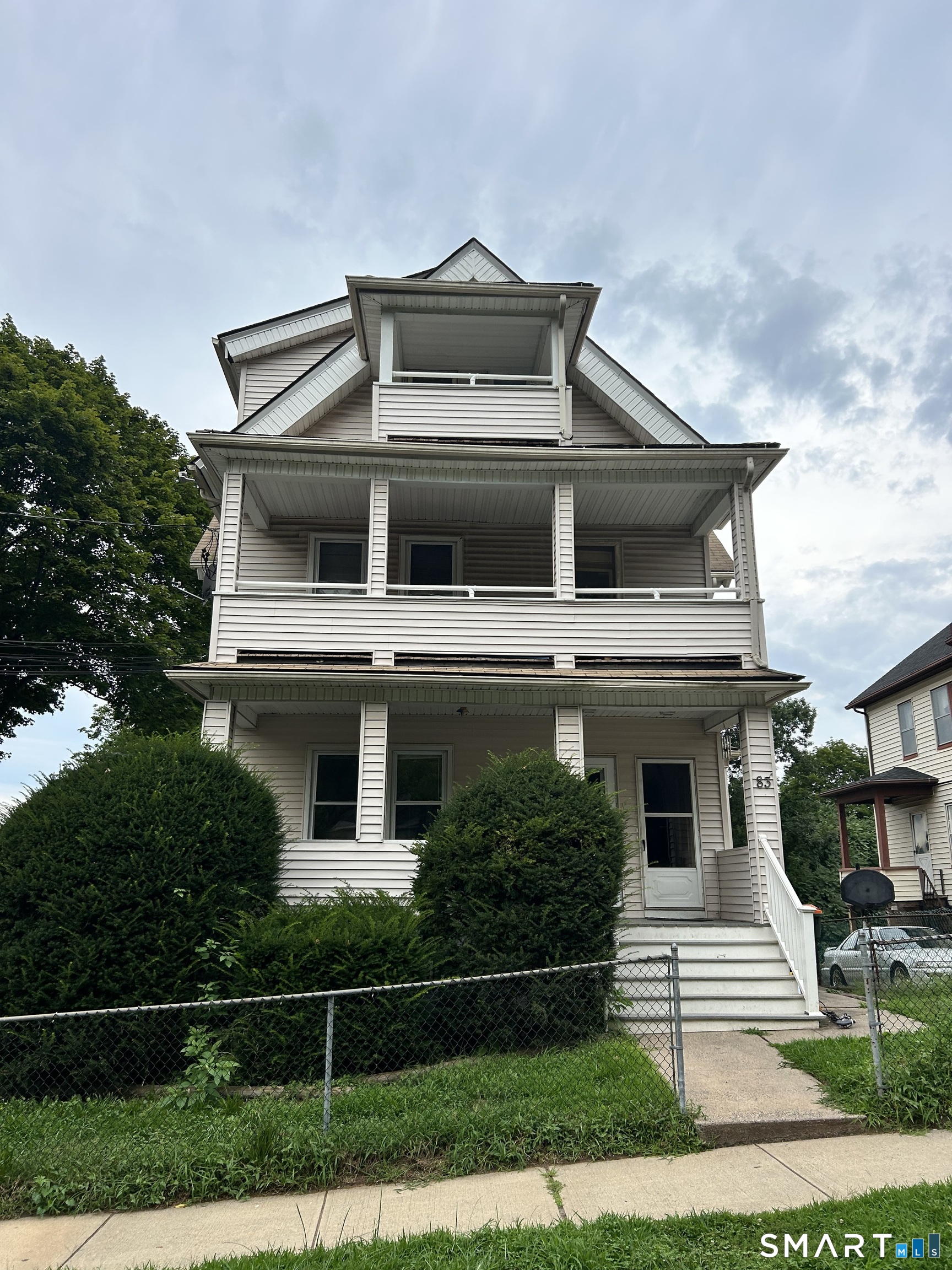 83 Pleasant Street photo 2