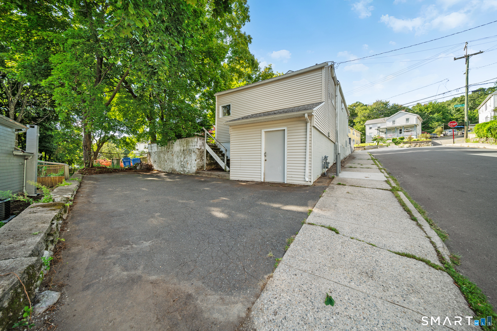 246 Wolcott Street photo 32