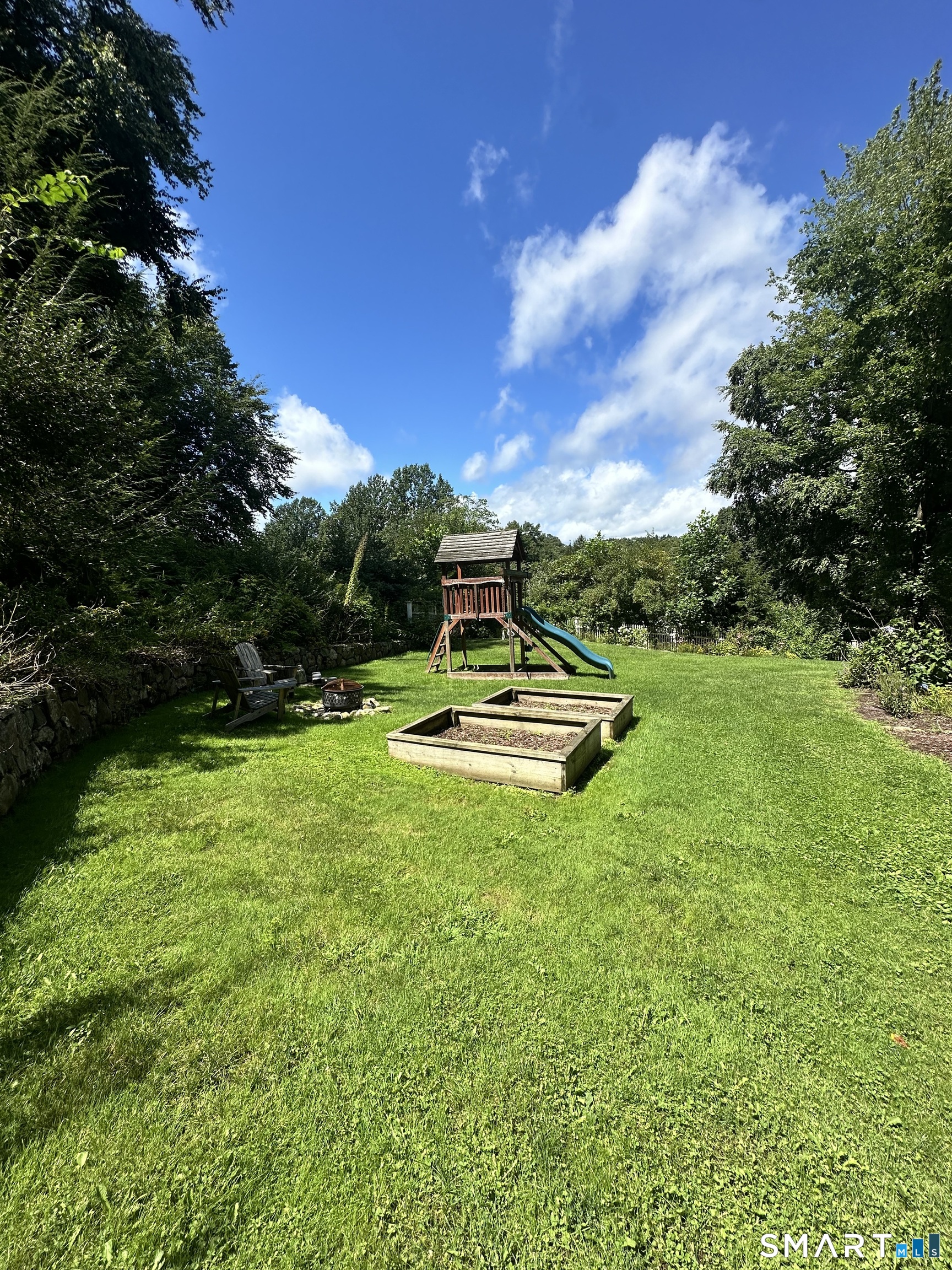 Photo 4 of Single family home for sale at 15 Mountain Manor Rd, Sandy Hook, CT 06482 | MLS# 24189071 | Listing updated on 2026-08-29