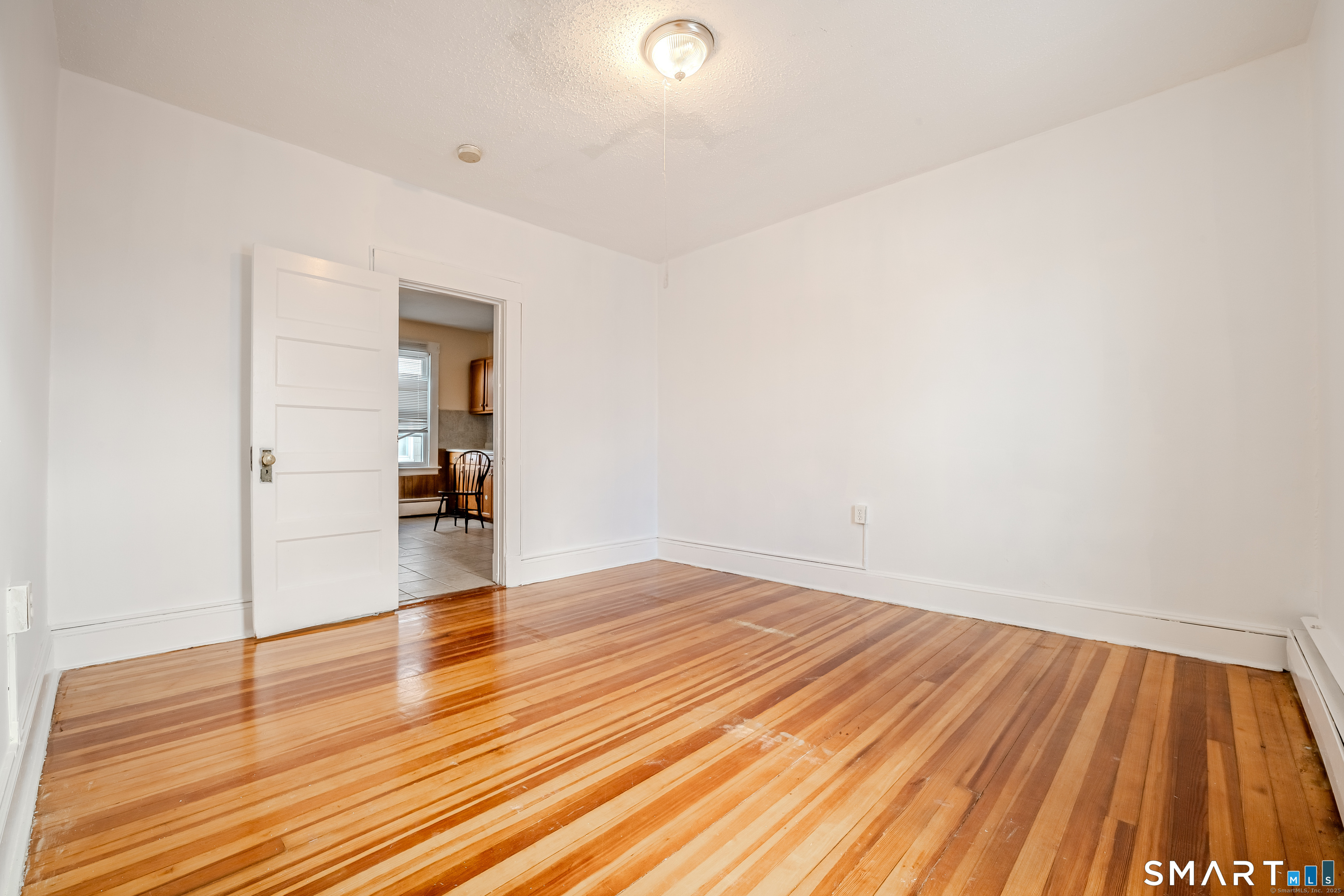 422 Allen Street photo 4