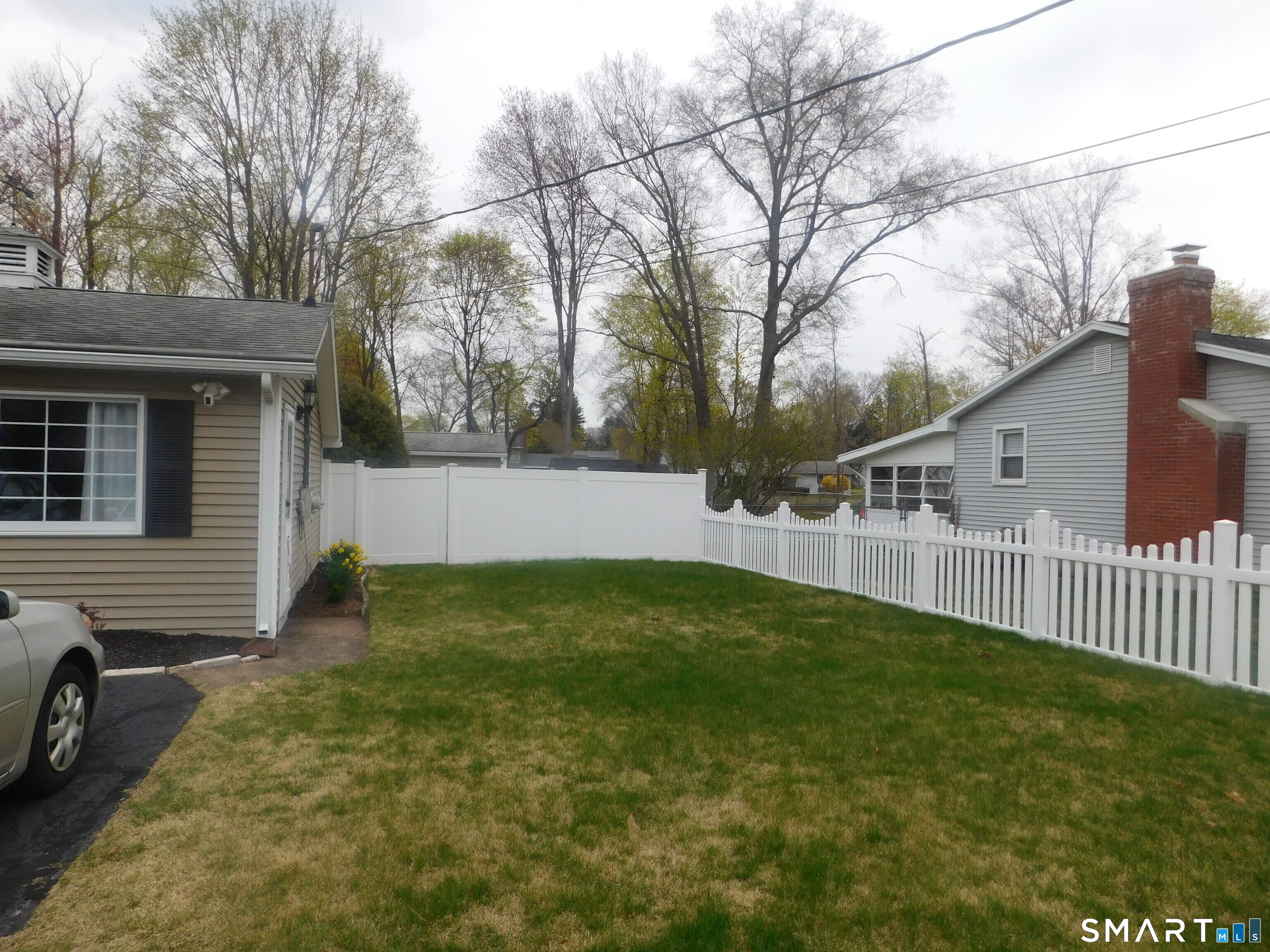 5 Larson Drive photo 2