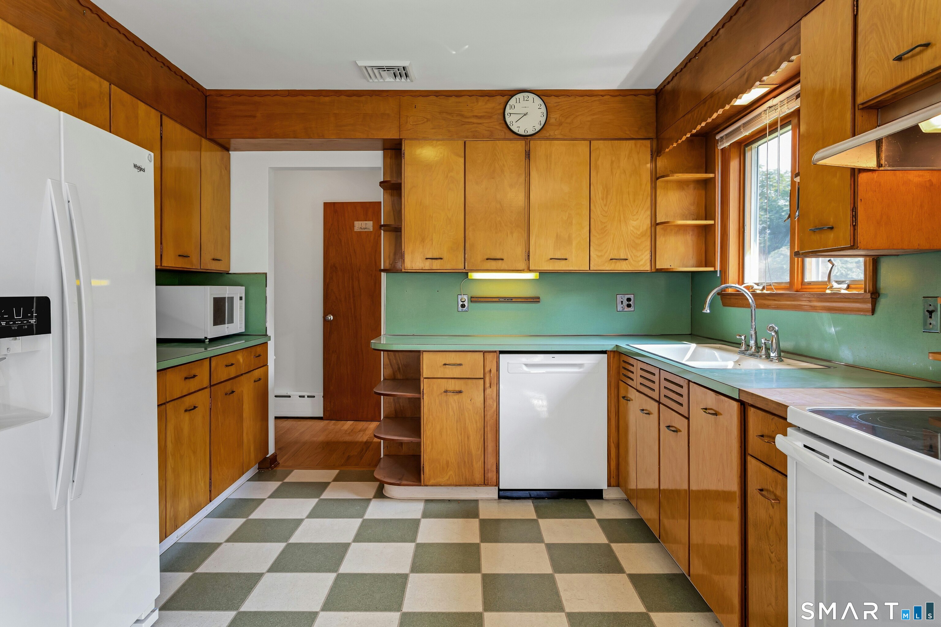 67 Barclay Drive, Stamford, Connecticut photo 4