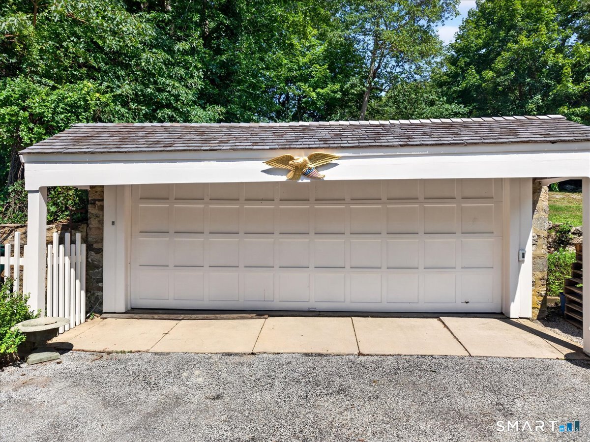 25 Johnny Cake Hill Road photo 39