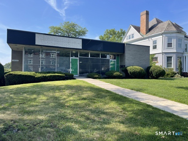593 Farmington Avenue photo 5