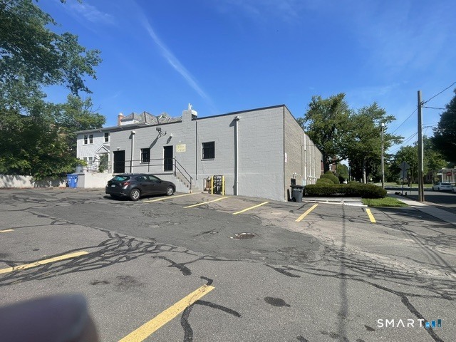 593 Farmington Avenue photo 6