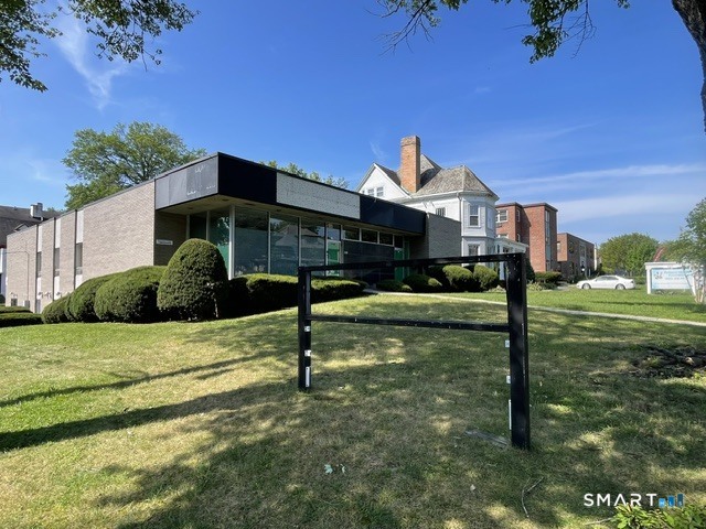 593 Farmington Avenue photo 2