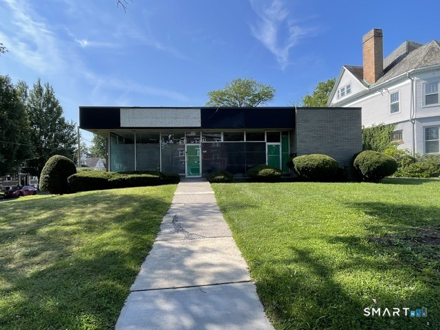 593 Farmington Avenue photo 4