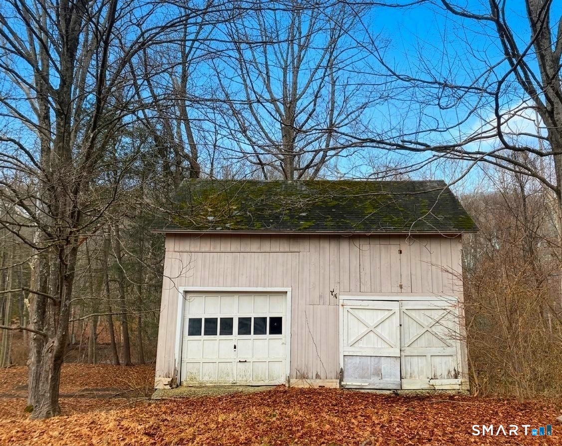 274 Lyons Plain Road photo 40