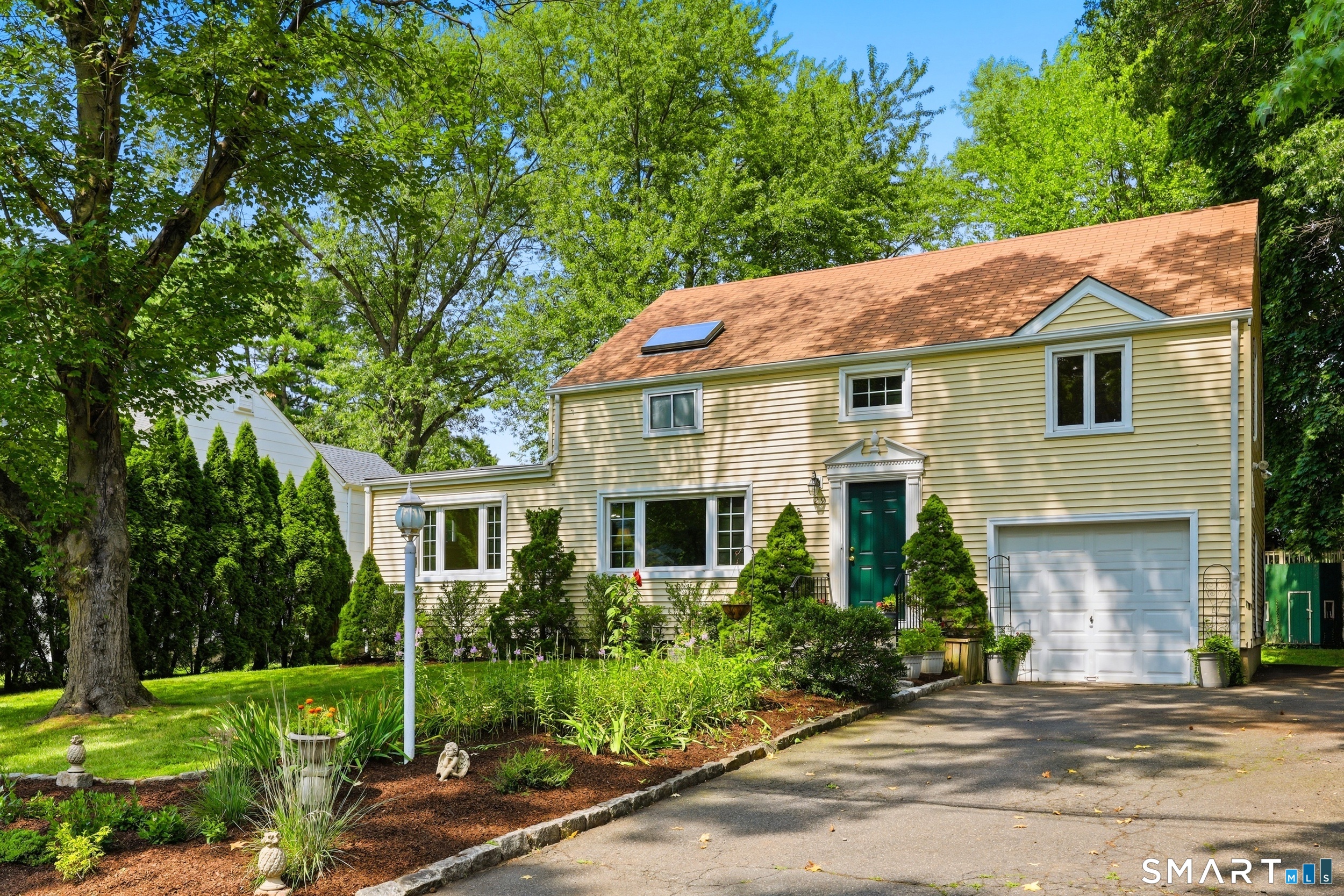 29 Lynn Court, Darien, Connecticut photo 2