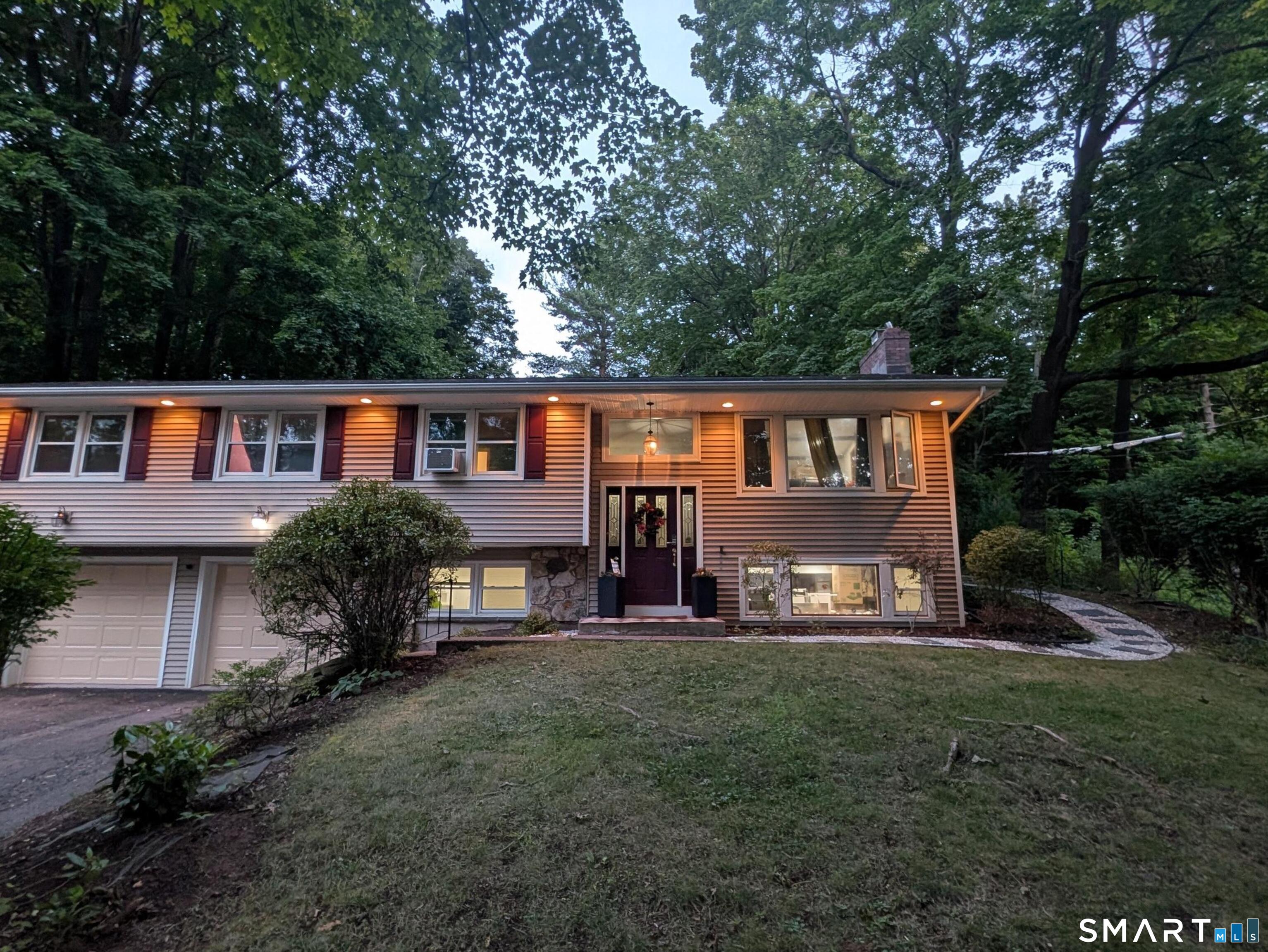 Photo 3 of Single family home for sale at 746 Avery St, South Windsor, CT 06074 | MLS# 24202068 | Listing updated on 2026-09-11