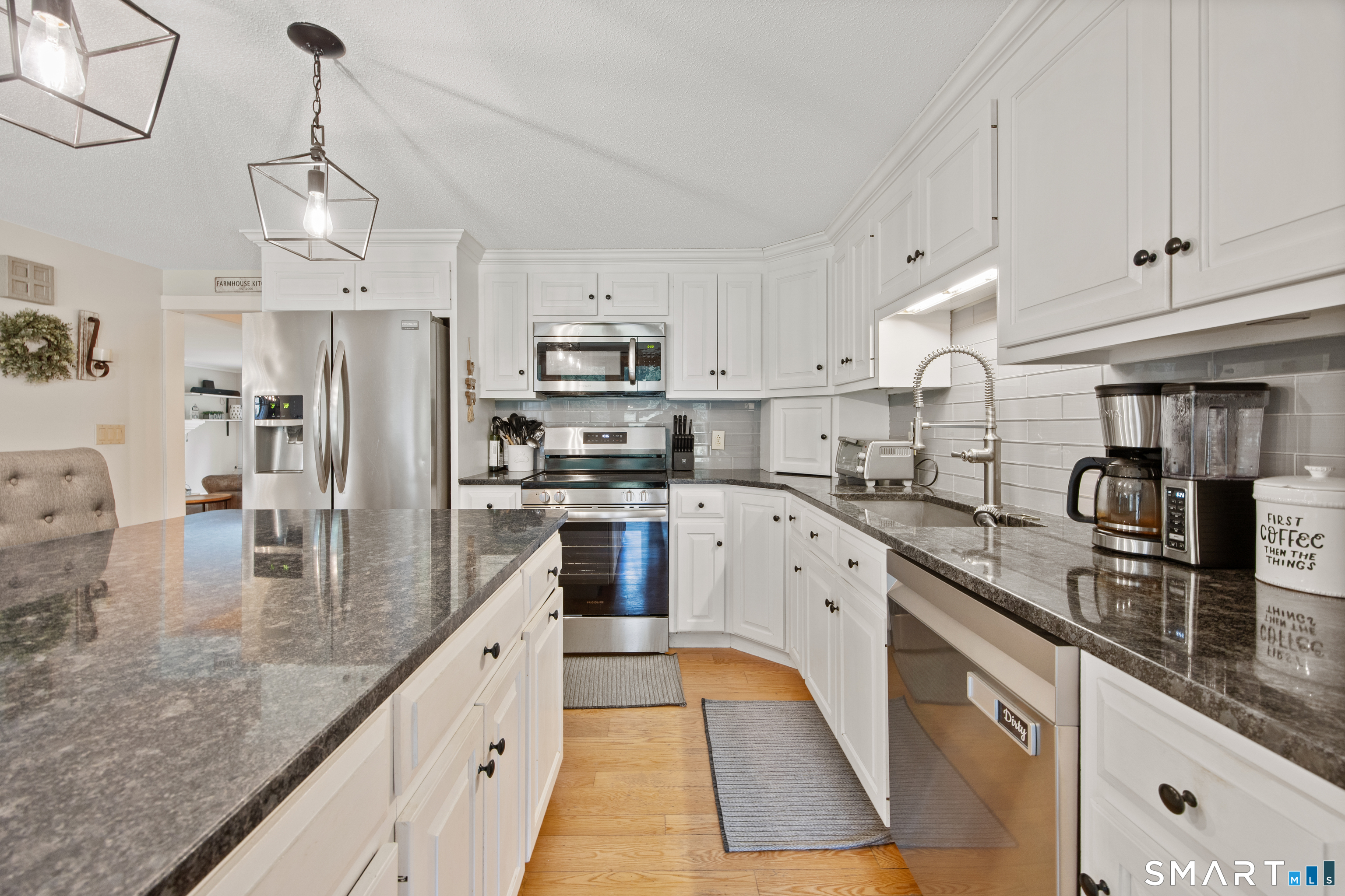 347 Matthews Street photo 10