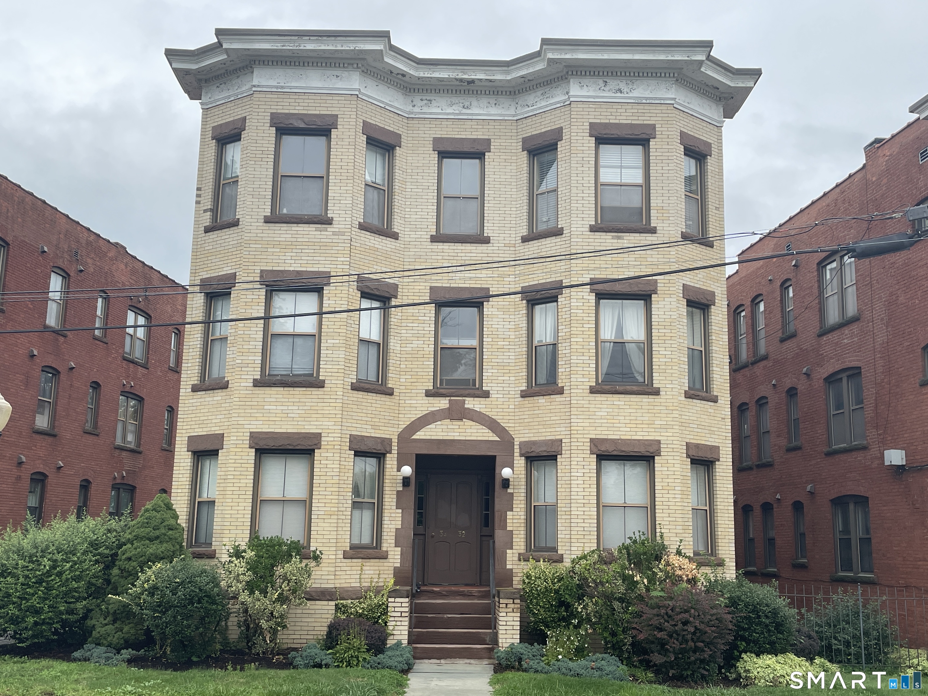 Photo 1 of Condo for sale at 34 Essex St #2F, Hartford, CT 06114 | MLS# 24203201 | Listing updated on 2026-09-08