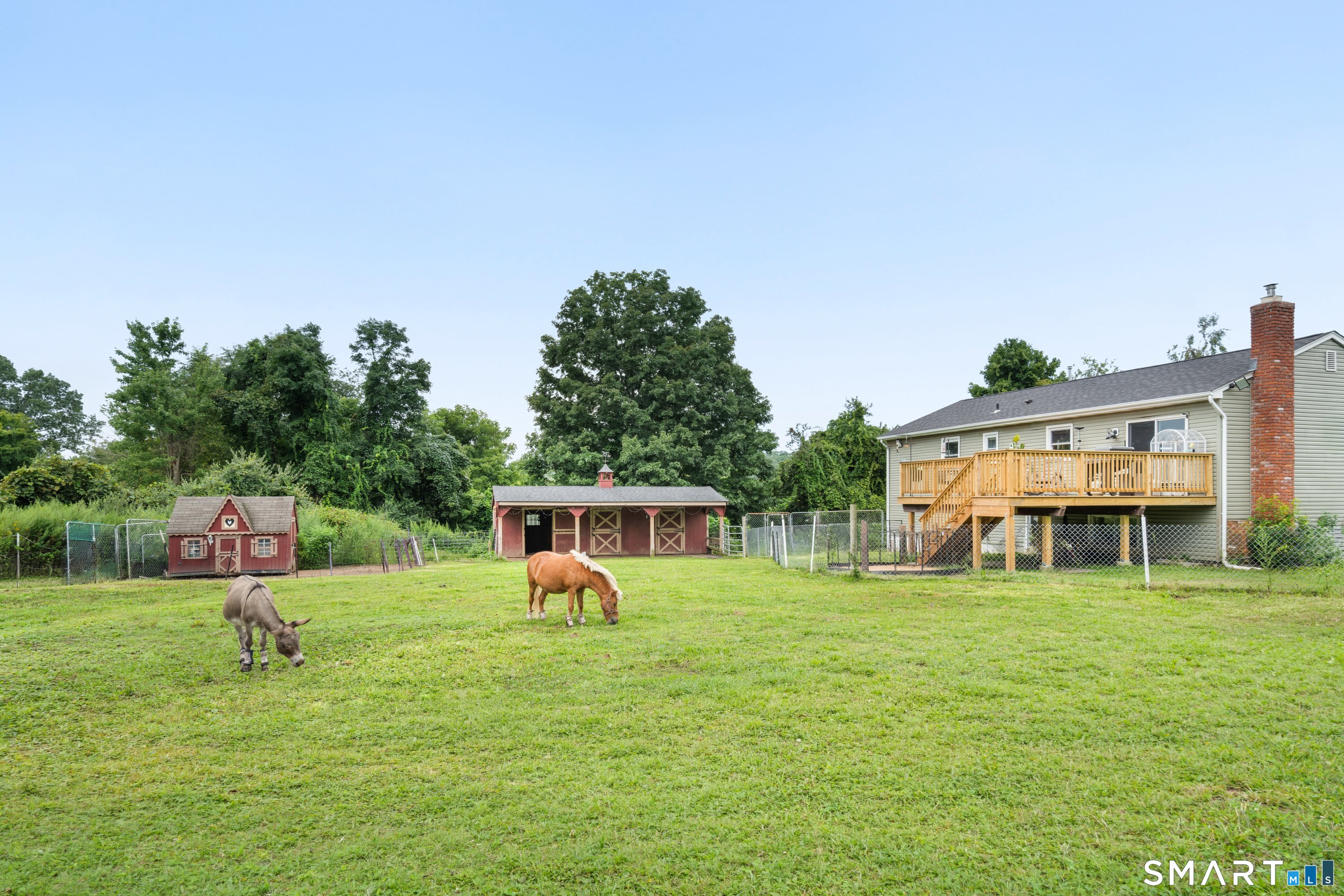 8 Meadow Drive photo 32