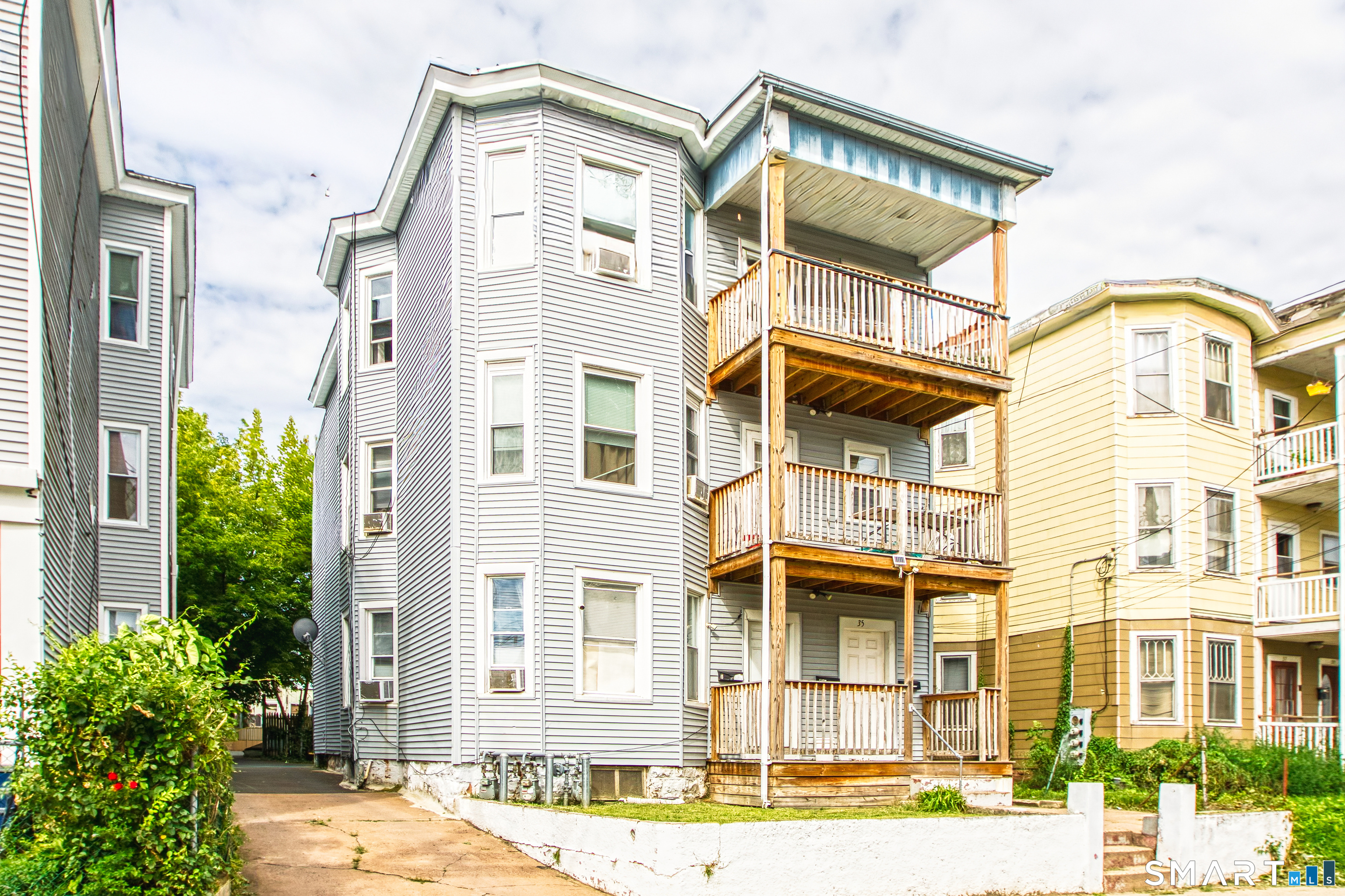 33-35 Amity Street
