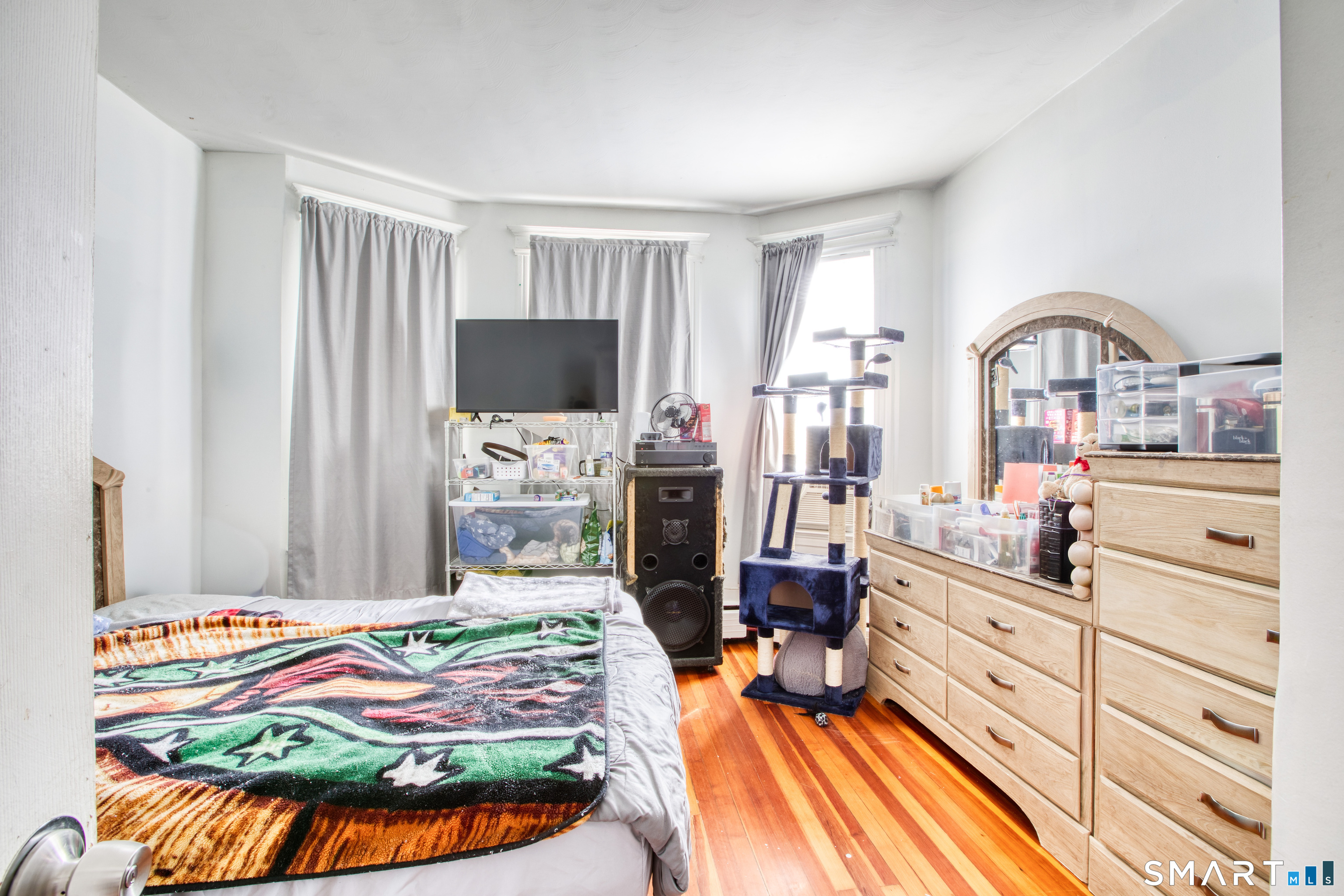 Photo 3 of House for sale at 33-35 Amity St, Hartford, CT 06106 | MLS# 24202737 | Listing updated on 2026-09-08