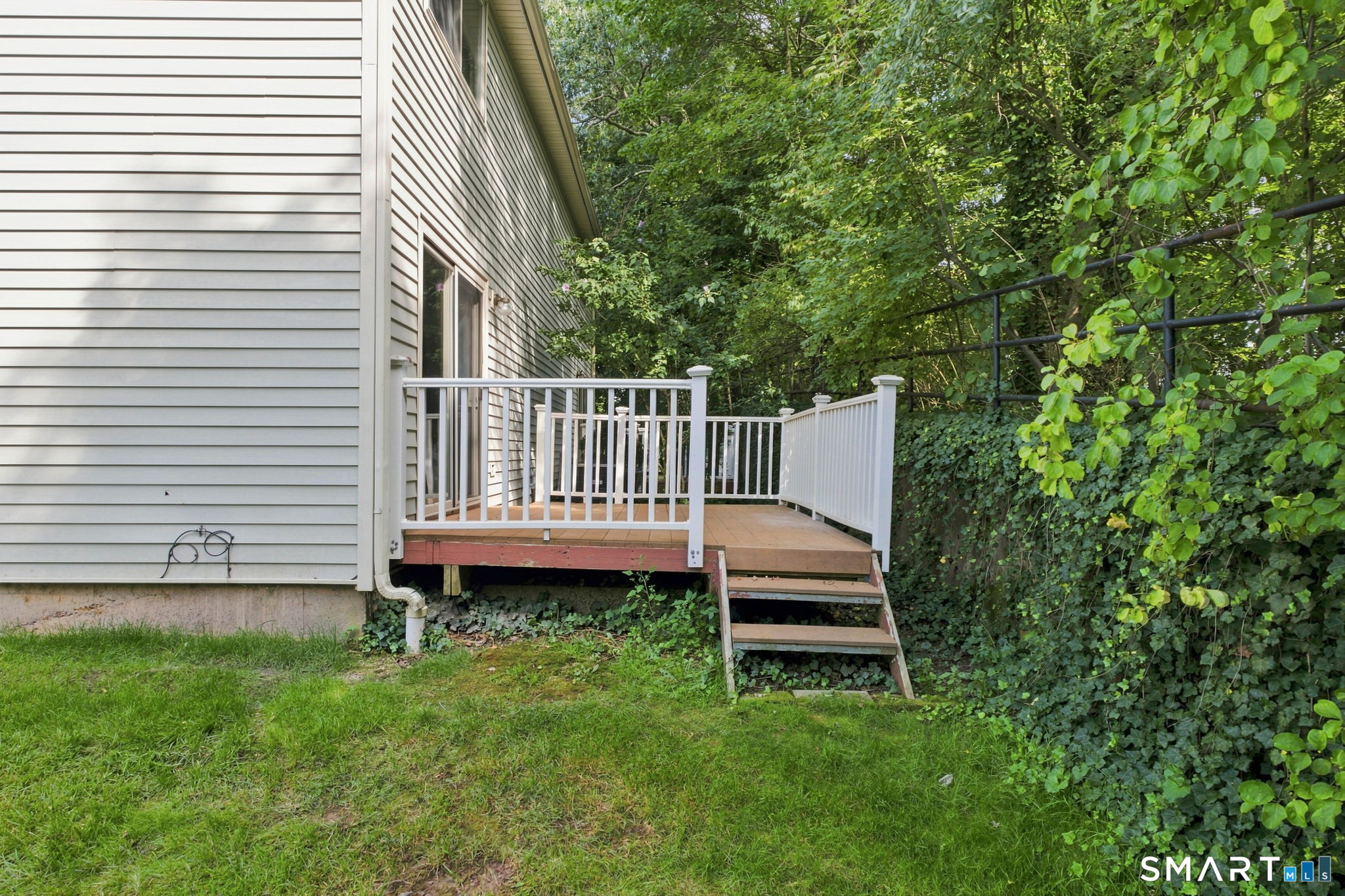 3rd image of 28 Larkspur Dr #28, Cromwell, CT 06416 | MLS# 24203334