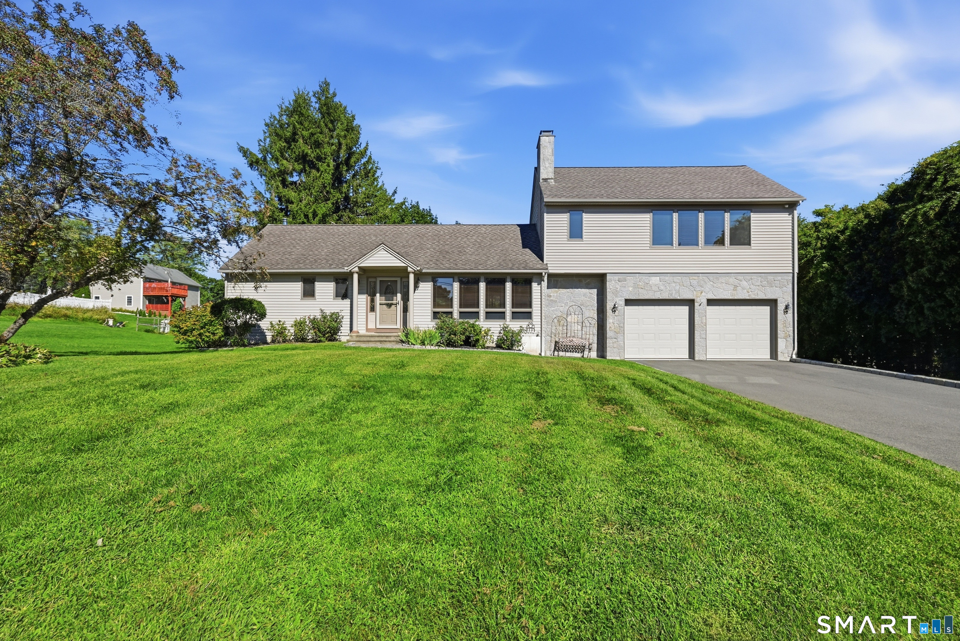 2 Sunnyside Avenue