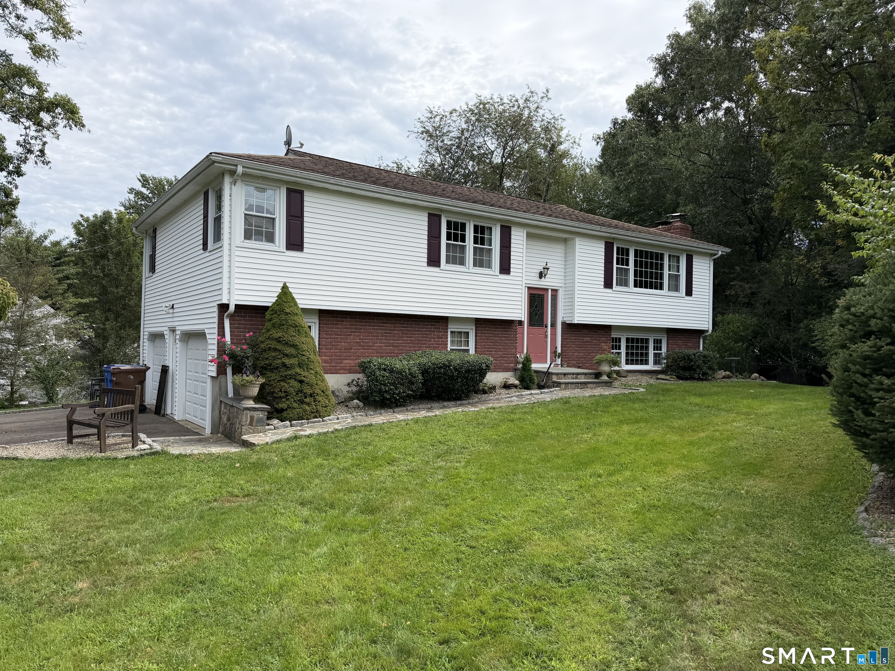 1st image of 3 Poe Pl, Shelton, CT 06484 | MLS# 24201941