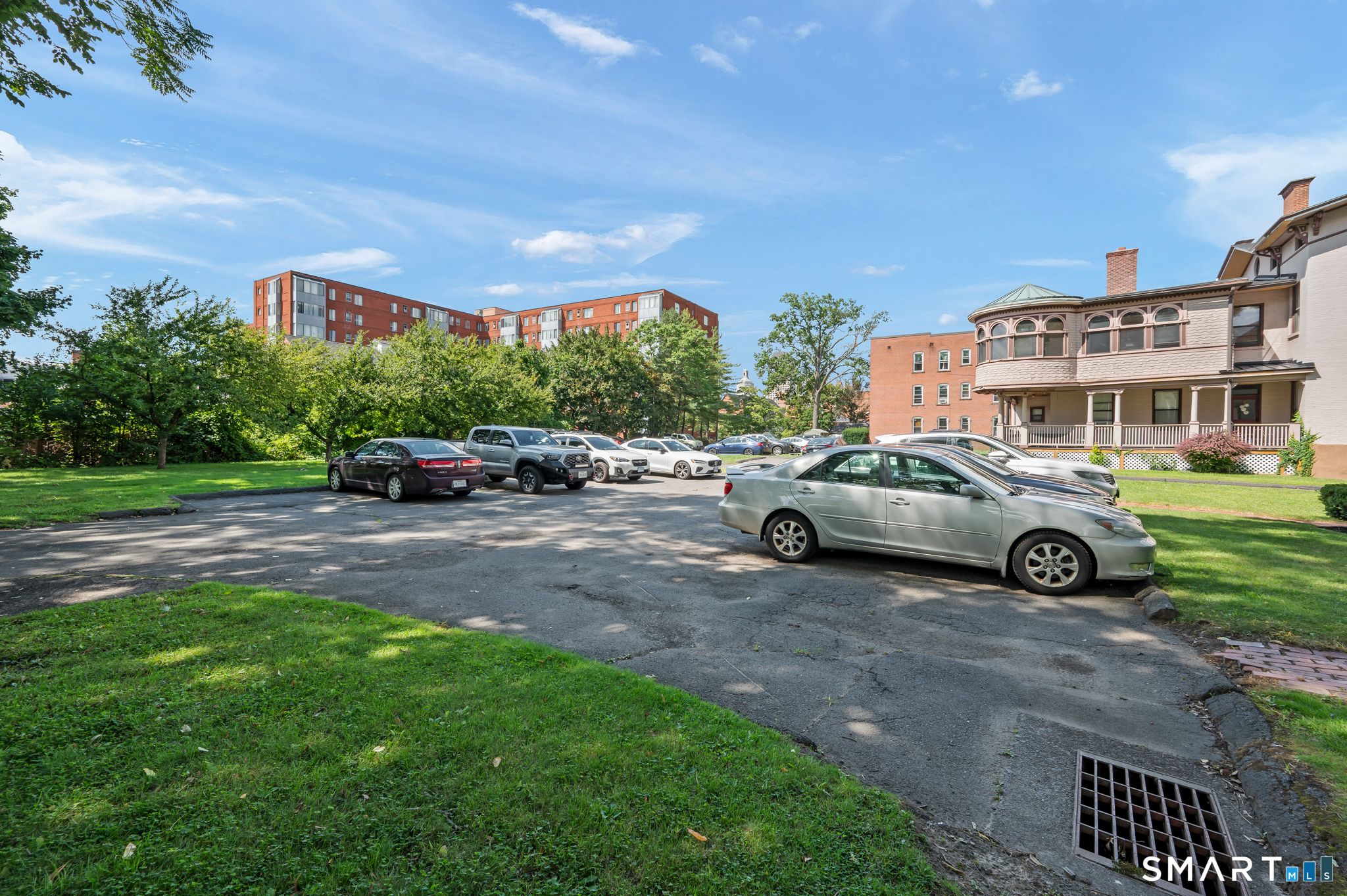 23 Charter Oak Place Unit #4 photo 21