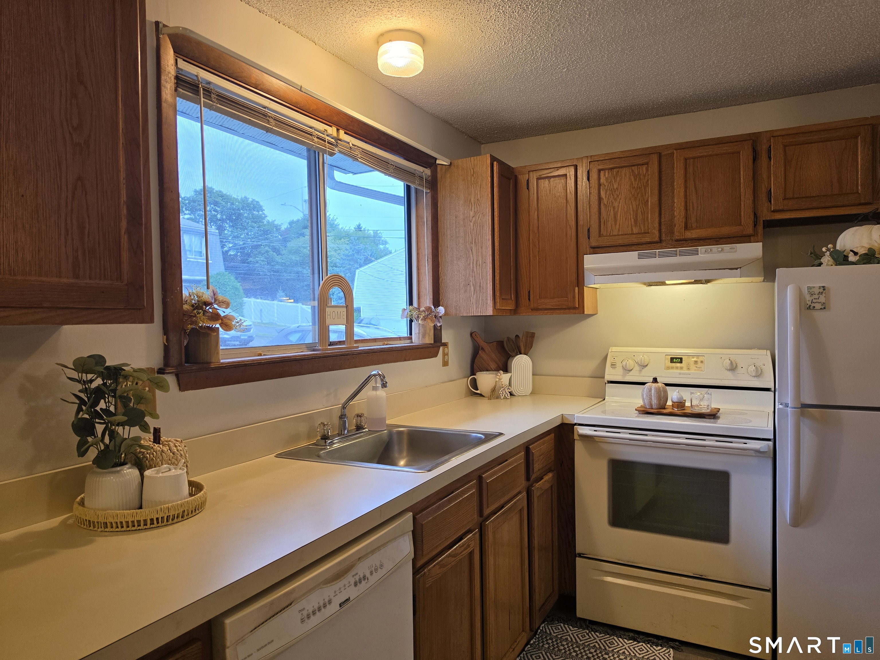1568 Meriden Road Unit #4C photo 3