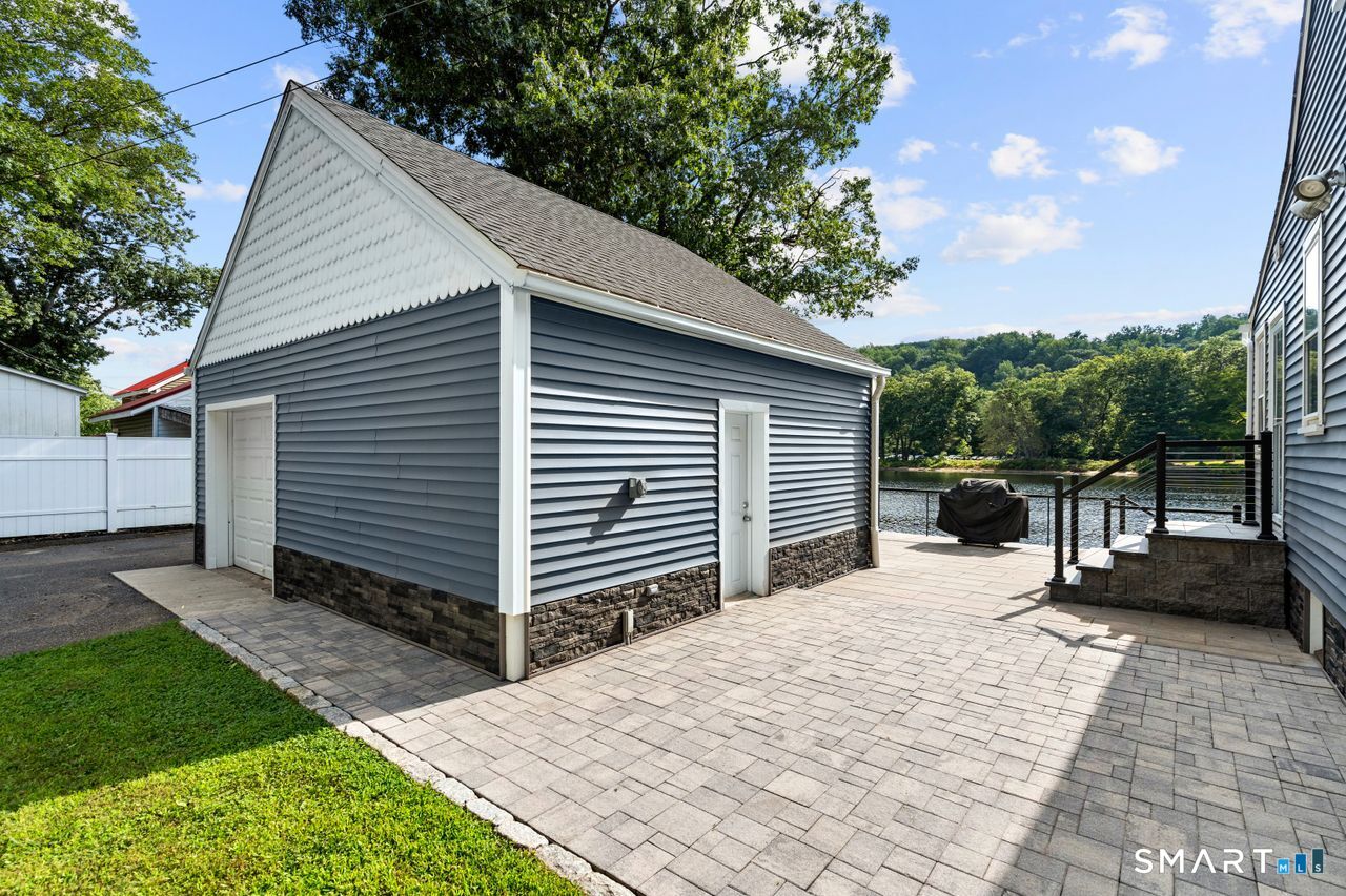5 Roosevelt Drive photo 32