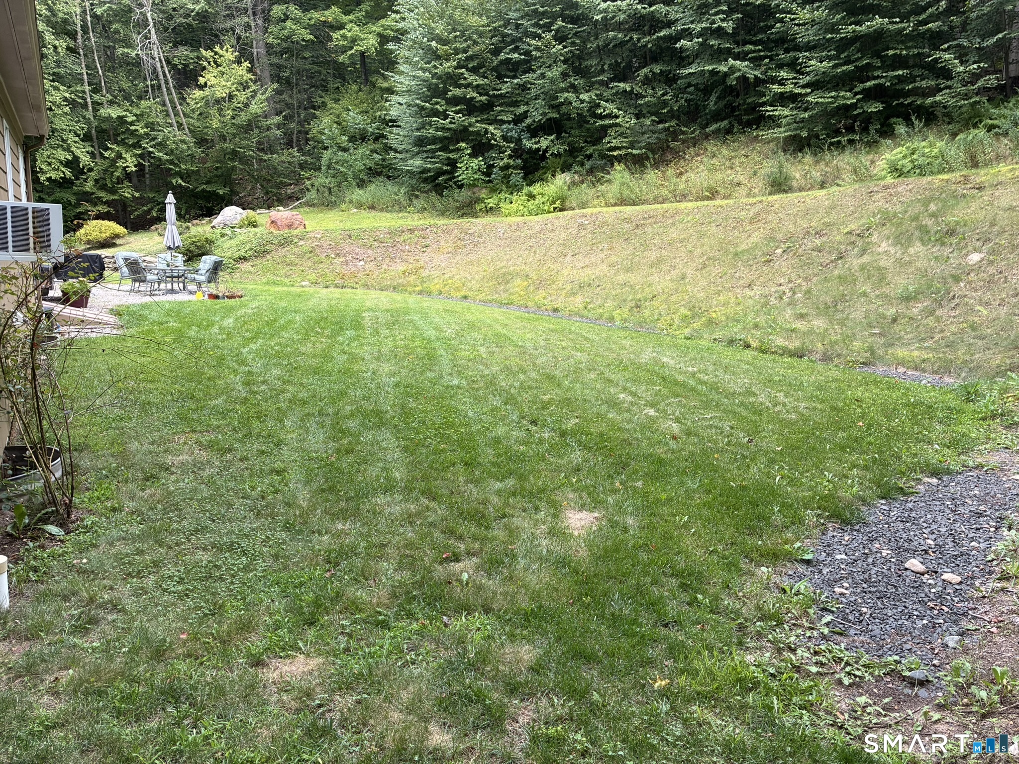 75 Maple Avenue West photo 23
