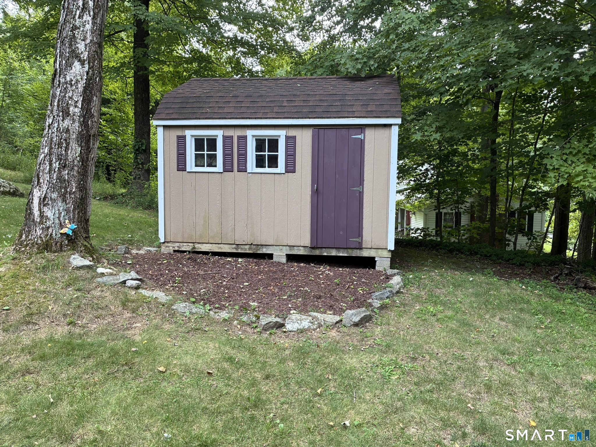 75 Maple Avenue West photo 21