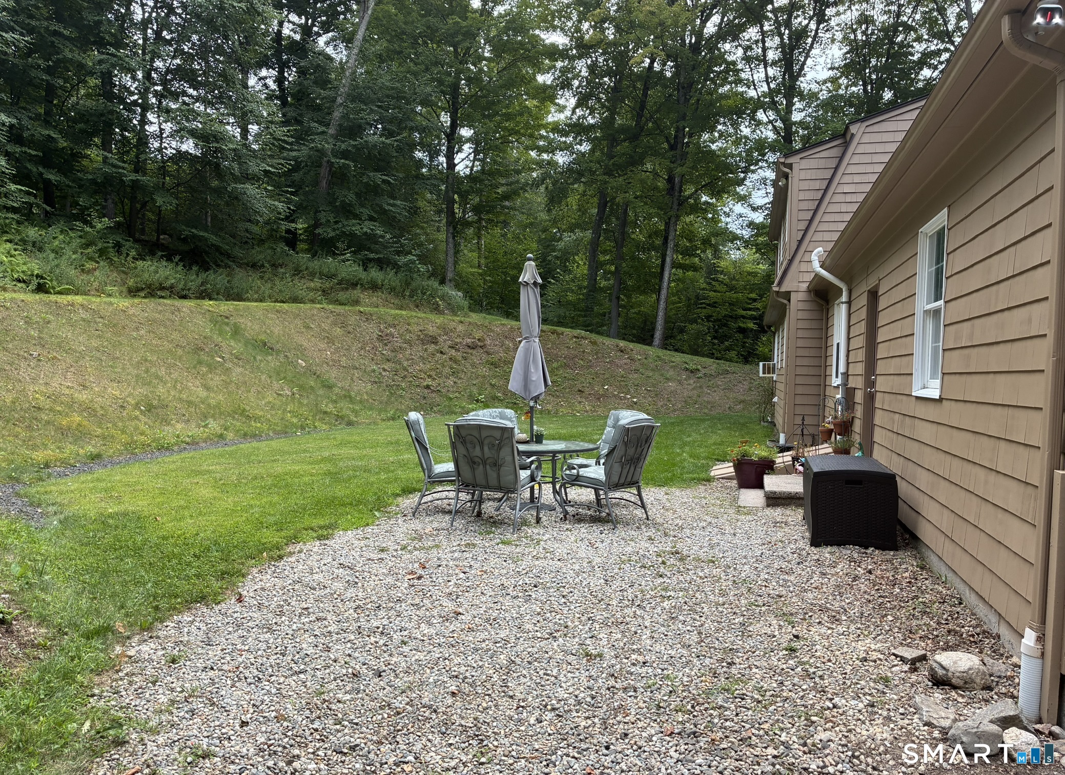 75 Maple Avenue West photo 22