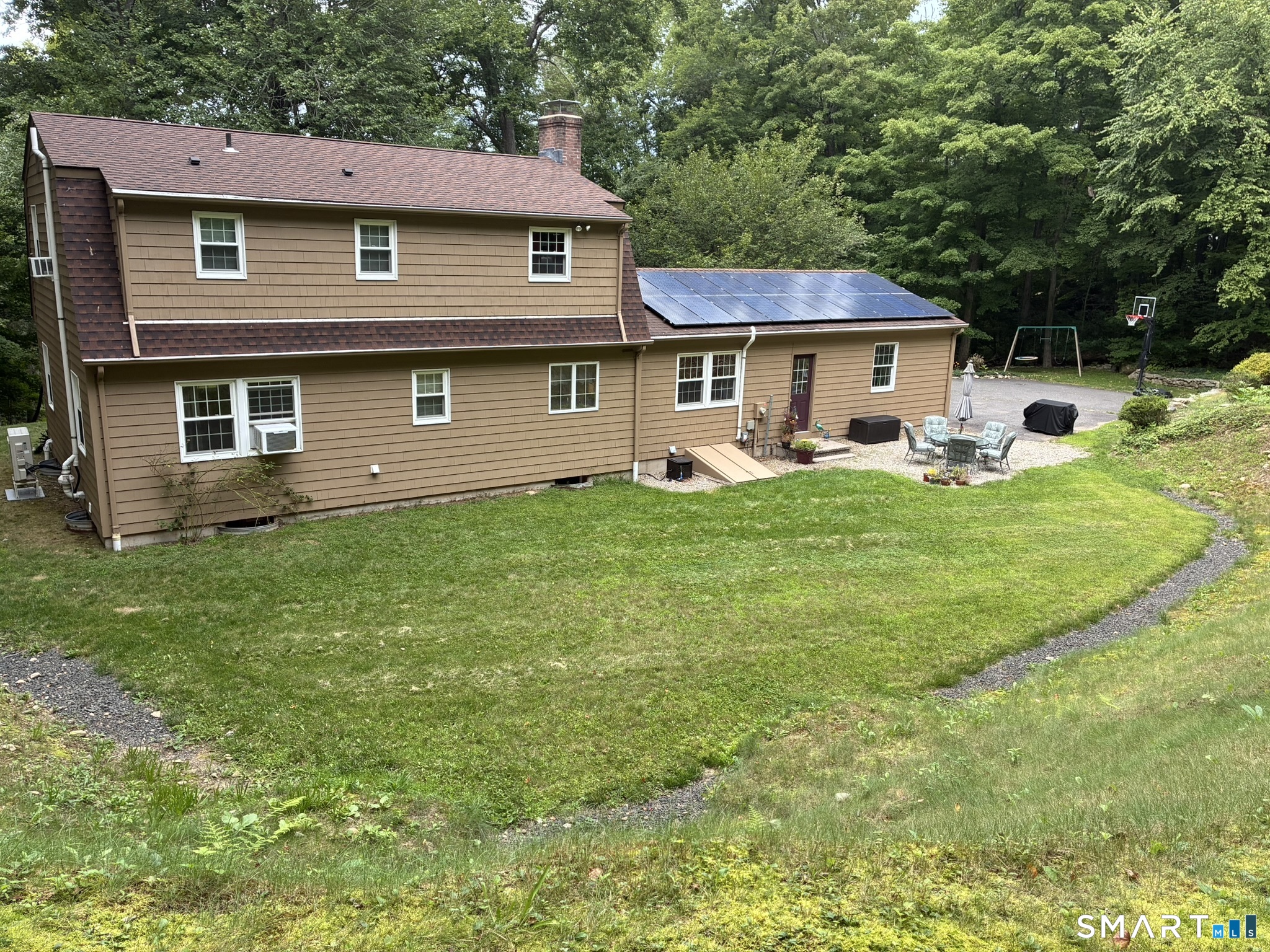 75 Maple Avenue West photo 26
